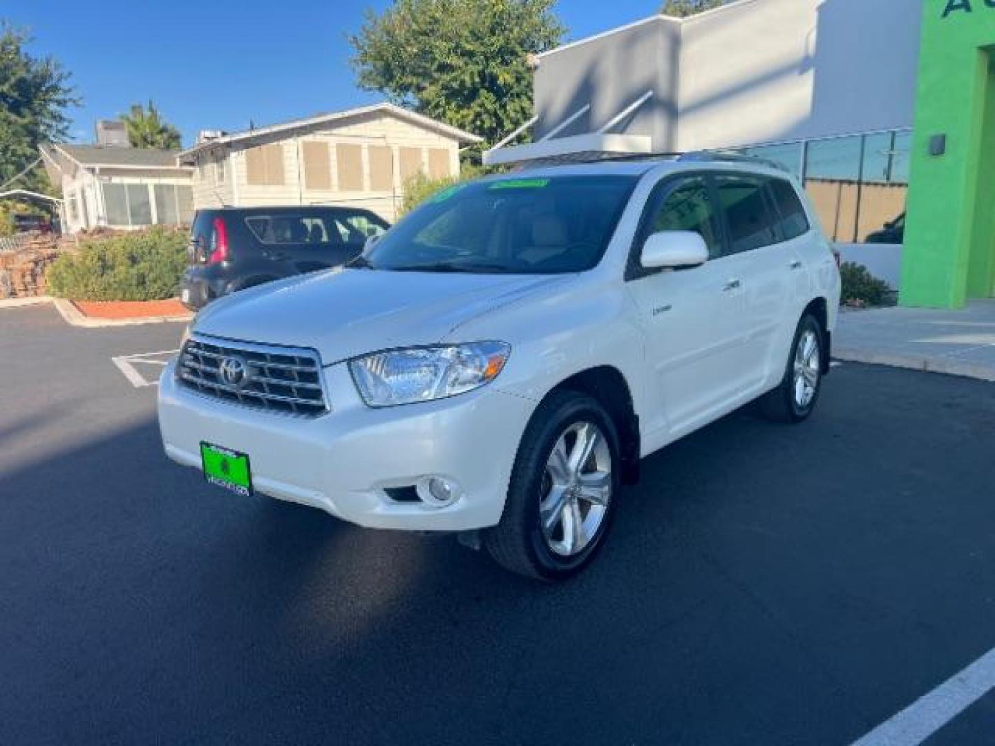 2008 Cypress Pearl /Sand Beige Leather Interior Toyota Highlander Limited 4WD (JTEES42A682) with an 3.5L V6 DOHC 24V engine, 5-Speed Automatic transmission, located at 1865 East Red Hills Pkwy, St. George, 84770, (435) 628-0023, 37.120850, -113.543640 - We specialize in helping ALL people get the best financing available. No matter your credit score, good, bad or none we can get you an amazing rate. Had a bankruptcy, divorce, or repossessions? We give you the green light to get your credit back on the road. Low down and affordable payments that fit - Photo#2