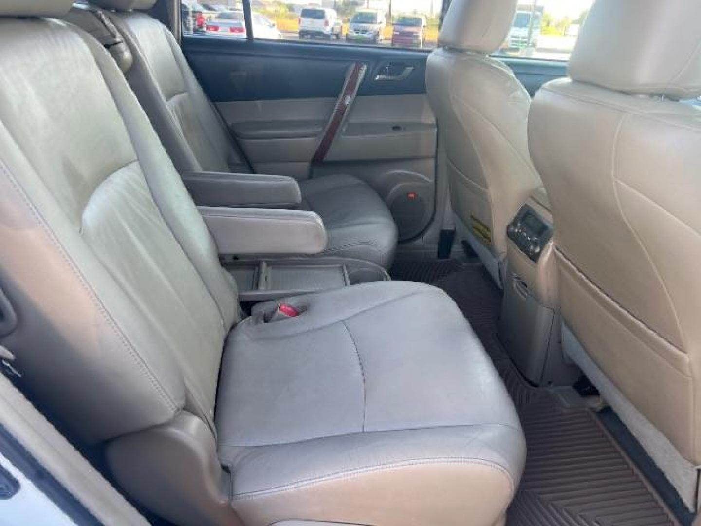 2008 Cypress Pearl /Sand Beige Leather Interior Toyota Highlander Limited 4WD (JTEES42A682) with an 3.5L V6 DOHC 24V engine, 5-Speed Automatic transmission, located at 1865 East Red Hills Pkwy, St. George, 84770, (435) 628-0023, 37.120850, -113.543640 - We specialize in helping ALL people get the best financing available. No matter your credit score, good, bad or none we can get you an amazing rate. Had a bankruptcy, divorce, or repossessions? We give you the green light to get your credit back on the road. Low down and affordable payments that fit - Photo#30