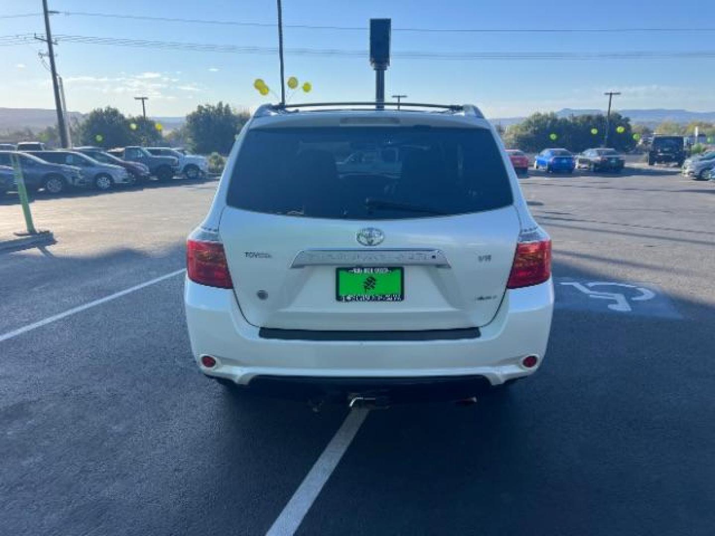 2008 Cypress Pearl /Sand Beige Leather Interior Toyota Highlander Limited 4WD (JTEES42A682) with an 3.5L V6 DOHC 24V engine, 5-Speed Automatic transmission, located at 1865 East Red Hills Pkwy, St. George, 84770, (435) 628-0023, 37.120850, -113.543640 - We specialize in helping ALL people get the best financing available. No matter your credit score, good, bad or none we can get you an amazing rate. Had a bankruptcy, divorce, or repossessions? We give you the green light to get your credit back on the road. Low down and affordable payments that fit - Photo#5