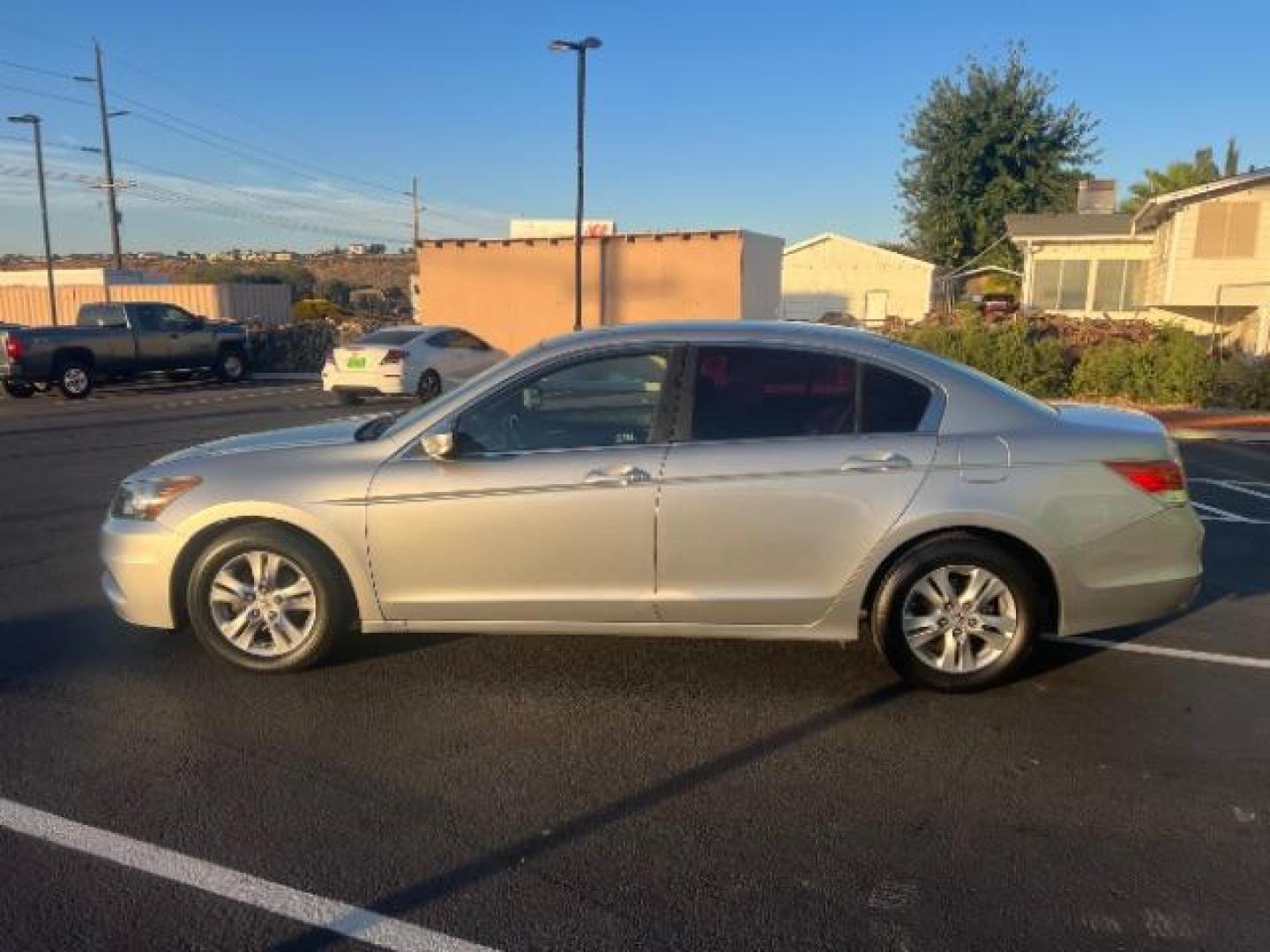 2012 Alabaster Silver Metallic /Black Leather Interior Honda Accord SE Sedan AT (1HGCP2F66CA) with an 2.4L L4 DOHC 16V engine, 5-Speed Automatic transmission, located at 1865 East Red Hills Pkwy, St. George, 84770, (435) 628-0023, 37.120850, -113.543640 - We specialize in helping ALL people get the best financing available. No matter your credit score, good, bad or none we can get you an amazing rate. Had a bankruptcy, divorce, or repossessions? We give you the green light to get your credit back on the road. Low down and affordable payments that fit - Photo#3