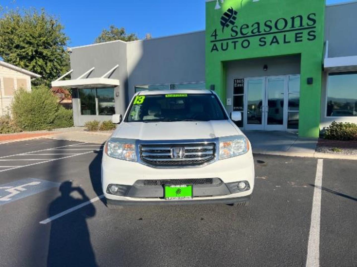 2013 Taffeta White /Beige Leather Interior Honda Pilot EX-L 4WD 5-Spd AT (5FNYF4H50DB) with an 3.5L V6 SOHC 24V engine, 5-Speed Automatic transmission, located at 1865 East Red Hills Pkwy, St. George, 84770, (435) 628-0023, 37.120850, -113.543640 - We specialize in helping ALL people get the best financing available. No matter your credit score, good, bad or none we can get you an amazing rate. Had a bankruptcy, divorce, or repossessions? We give you the green light to get your credit back on the road. Low down and affordable payments that fit - Photo#1