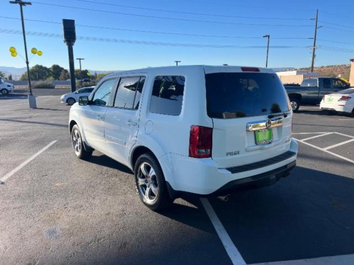 2013 Taffeta White /Beige Leather Interior Honda Pilot EX-L 4WD 5-Spd AT (5FNYF4H50DB) with an 3.5L V6 SOHC 24V engine, 5-Speed Automatic transmission, located at 1865 East Red Hills Pkwy, St. George, 84770, (435) 628-0023, 37.120850, -113.543640 - We specialize in helping ALL people get the best financing available. No matter your credit score, good, bad or none we can get you an amazing rate. Had a bankruptcy, divorce, or repossessions? We give you the green light to get your credit back on the road. Low down and affordable payments that fit - Photo#4