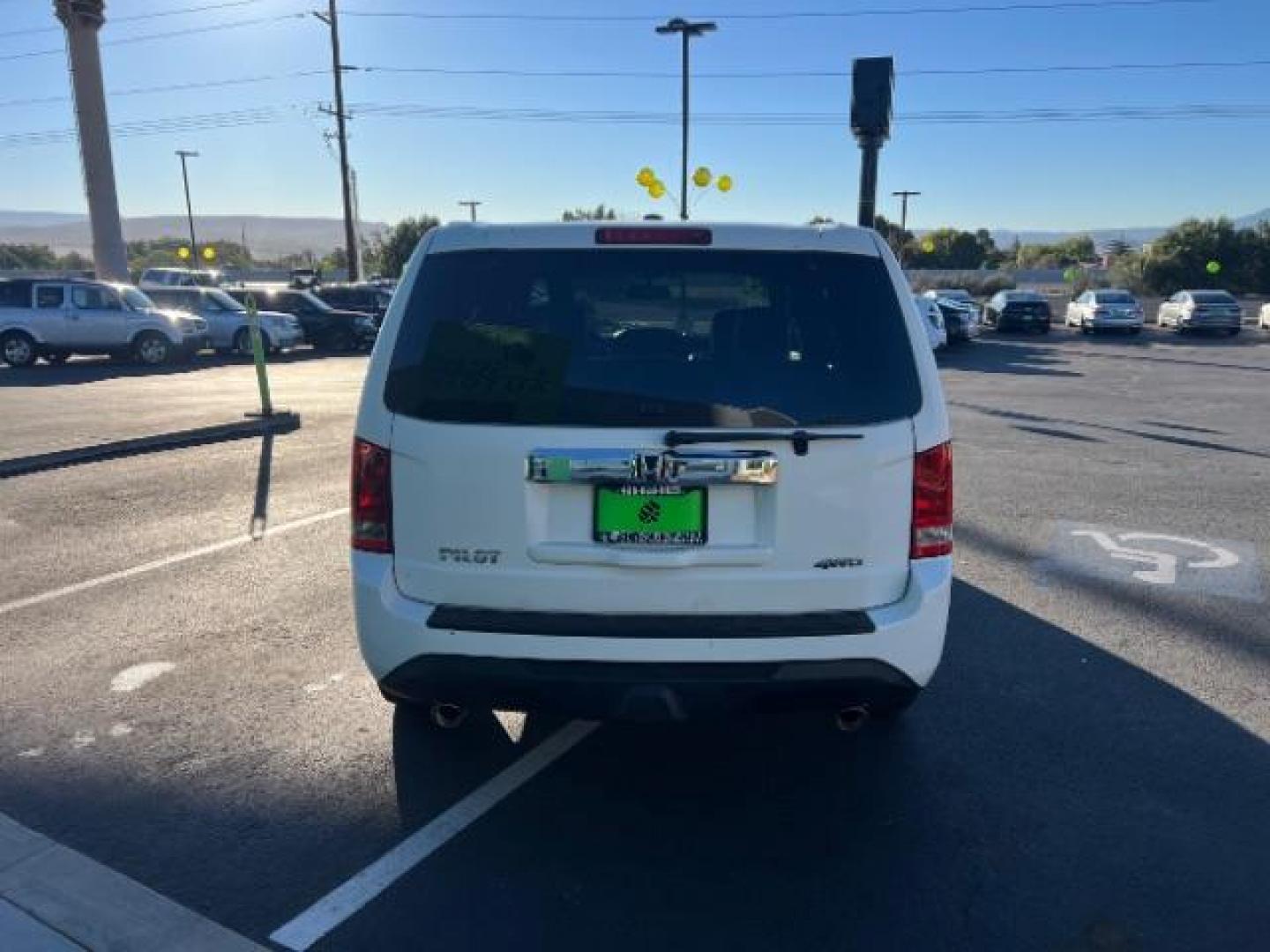 2013 Taffeta White /Beige Leather Interior Honda Pilot EX-L 4WD 5-Spd AT (5FNYF4H50DB) with an 3.5L V6 SOHC 24V engine, 5-Speed Automatic transmission, located at 1865 East Red Hills Pkwy, St. George, 84770, (435) 628-0023, 37.120850, -113.543640 - We specialize in helping ALL people get the best financing available. No matter your credit score, good, bad or none we can get you an amazing rate. Had a bankruptcy, divorce, or repossessions? We give you the green light to get your credit back on the road. Low down and affordable payments that fit - Photo#5