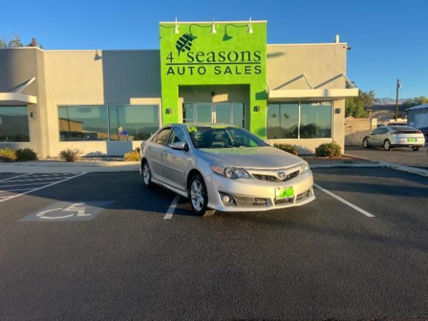 2014 Classic Silver Metallic /Black Toyota Camry SE (4T1BF1FK8EU) with an 2.5L L4 DOHC 16V engine, 6-Speed Automatic transmission, located at 940 North Main Street, Cedar City, UT, 84720, (435) 628-0023, 37.692936, -113.061897 - We specialize in helping ALL people get the best financing available. No matter your credit score, good, bad or none we can get you an amazing rate. Had a bankruptcy, divorce, or repossessions? We give you the green light to get your credit back on the road. Low down and affordable payments that fit - Photo#0