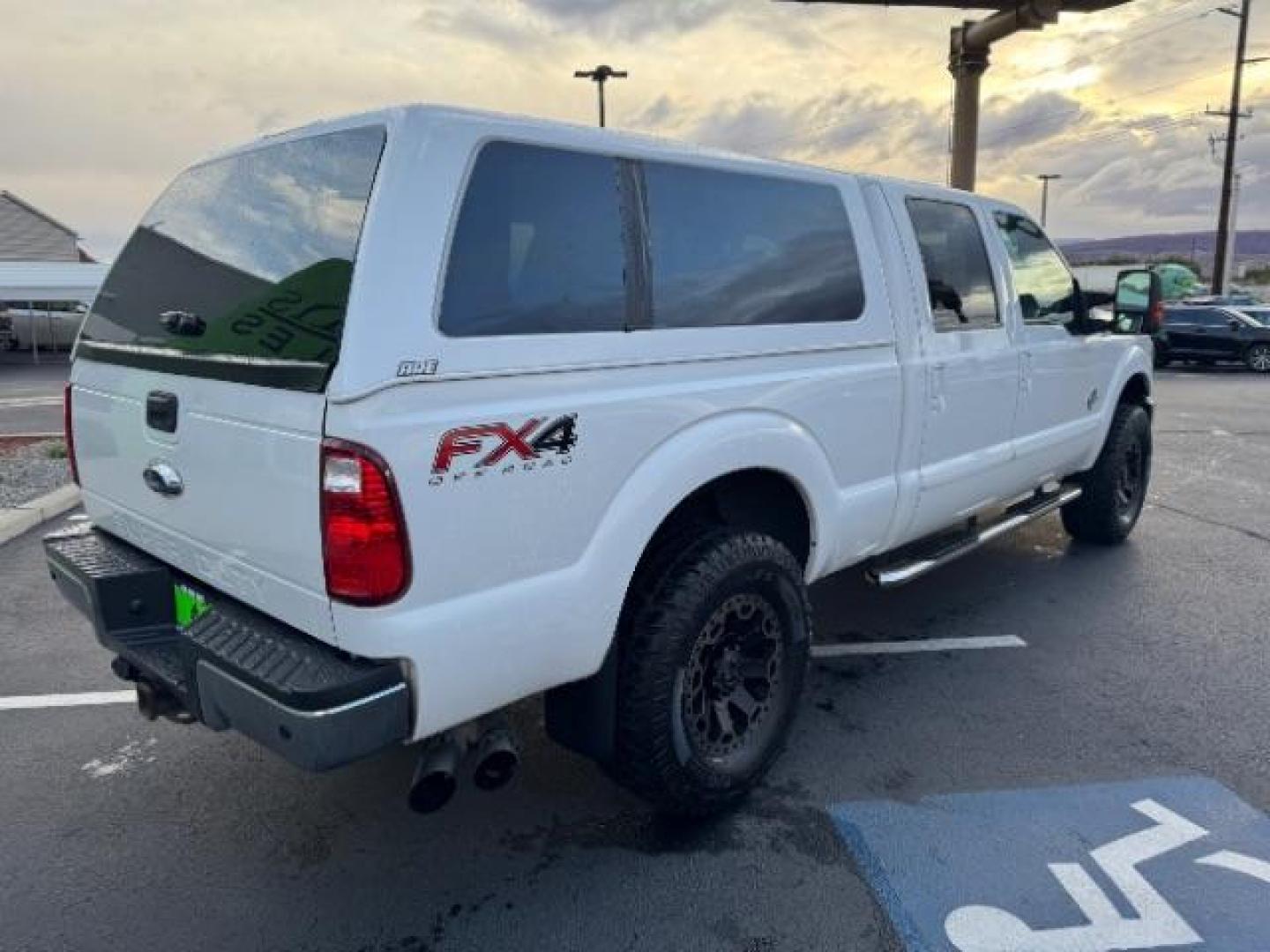 2015 White Platinum Met TC /Black Ford F-250 SD King Ranch Crew Cab 4WD (1FT7W2BT6FE) with an 6.7L V8 OHV 16V DIESEL engine, 6-Speed Automatic transmission, located at 1865 East Red Hills Pkwy, St. George, 84770, (435) 628-0023, 37.120850, -113.543640 - Photo#9