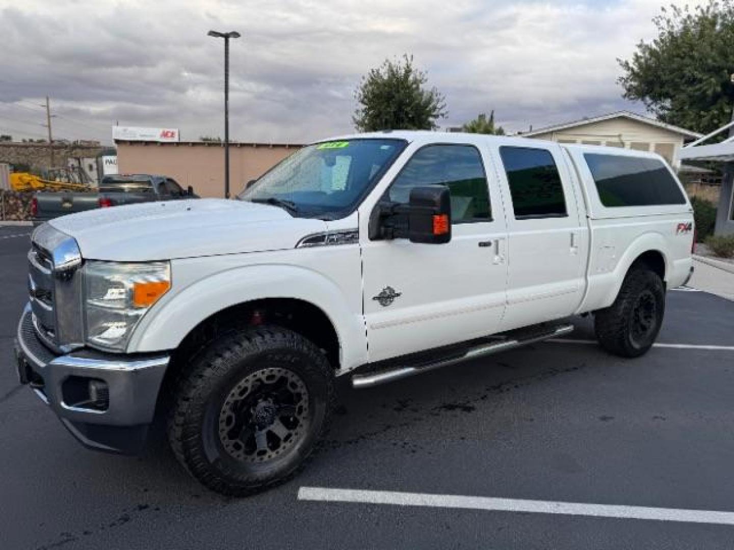 2015 White Platinum Met TC /Black Ford F-250 SD King Ranch Crew Cab 4WD (1FT7W2BT6FE) with an 6.7L V8 OHV 16V DIESEL engine, 6-Speed Automatic transmission, located at 1865 East Red Hills Pkwy, St. George, 84770, (435) 628-0023, 37.120850, -113.543640 - Photo#4