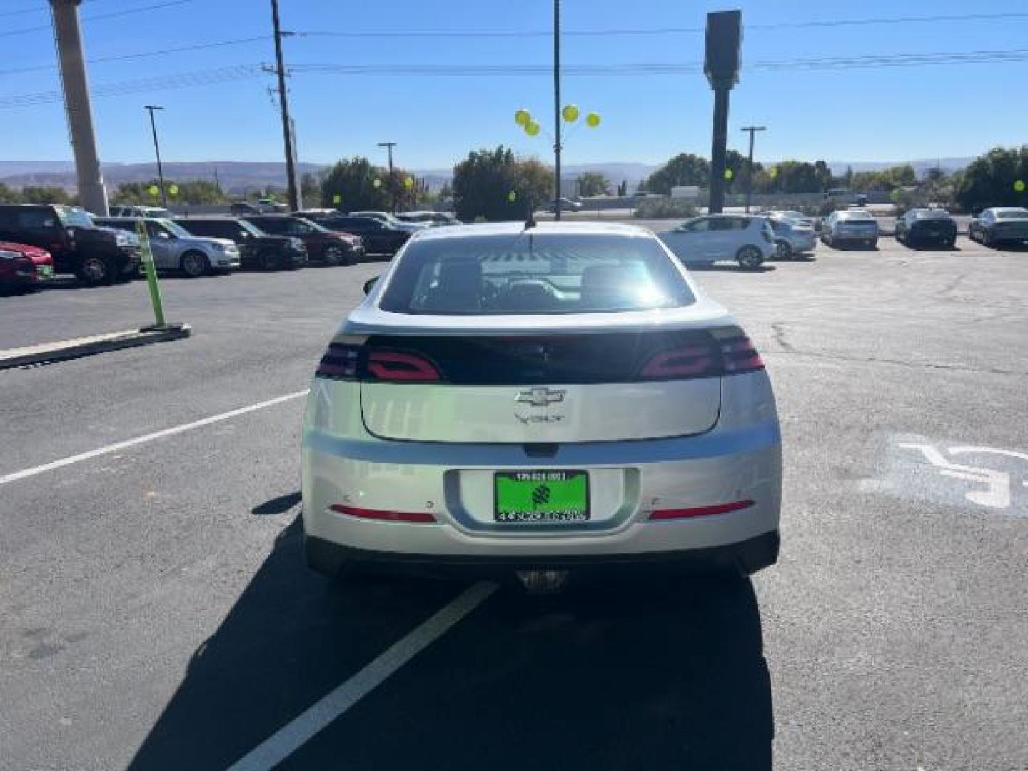 2013 Silver /Black Interior Chevrolet Volt Premium (1G1RB6E48DU) with an 1.4L L4 DOHC 16V PLUG-IN HYBRID engine, Continuously Variable Transmission transmission, located at 940 North Main Street, Cedar City, UT, 84720, (435) 628-0023, 37.692936, -113.061897 - ***This vehicle qualifies for the EV/Hybrid tax rebate of up to $4,000*** We are setup with the IRS to recieve direct payments within 72 hours. We file the rebate online with IRS and can credit it to your down payment, reduce the sales price OR give you cashback!! These cars will not last and can o - Photo#5