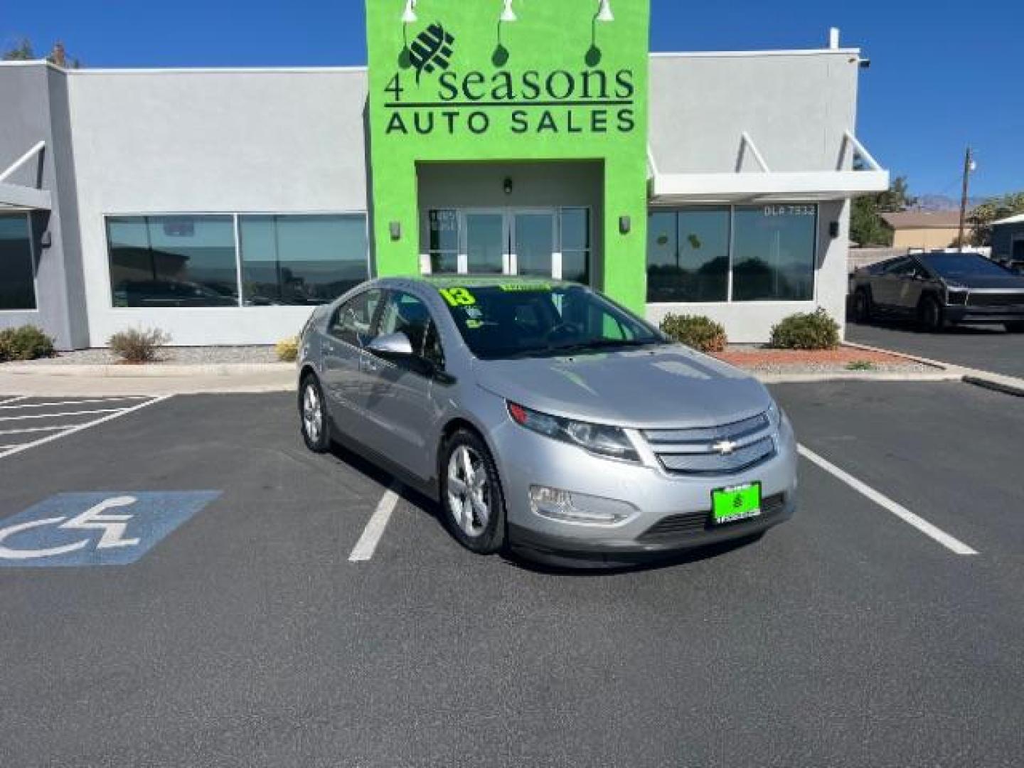 2013 Silver /Black Interior Chevrolet Volt Premium (1G1RB6E48DU) with an 1.4L L4 DOHC 16V PLUG-IN HYBRID engine, Continuously Variable Transmission transmission, located at 1865 East Red Hills Pkwy, St. George, 84770, (435) 628-0023, 37.120850, -113.543640 - ***This vehicle qualifies for the EV/Hybrid tax rebate of up to $4,000*** We are setup with the IRS to recieve direct payments within 72 hours. We file the rebate online with IRS and can credit it to your down payment, reduce the sales price OR give you cashback!! These cars will not last and can o - Photo#0