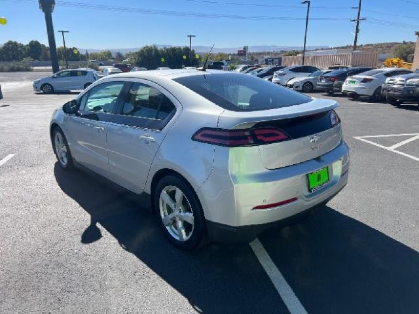 2013 Silver /Black Interior Chevrolet Volt Premium (1G1RB6E48DU) with an 1.4L L4 DOHC 16V PLUG-IN HYBRID engine, Continuously Variable Transmission transmission, located at 1865 East Red Hills Pkwy, St. George, 84770, (435) 628-0023, 37.120850, -113.543640 - ***This vehicle qualifies for the EV/Hybrid tax rebate of up to $4,000*** We are setup with the IRS to recieve direct payments within 72 hours. We file the rebate online with IRS and can credit it to your down payment, reduce the sales price OR give you cashback!! These cars will not last and can o - Photo#4