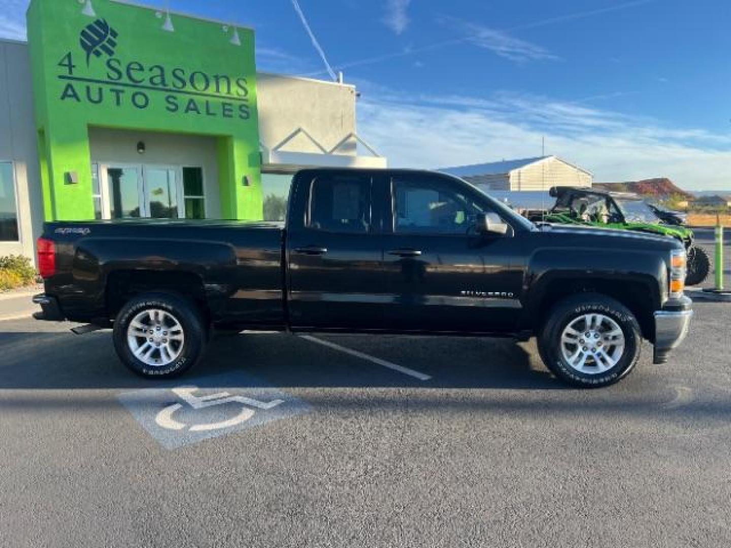 2014 Black /Jet Black Chevrolet Silverado 1500 1LT Double Cab 4WD (1GCVKREC0EZ) with an 5.3L V8 OHV 16V engine, 6-Speed Automatic transmission, located at 1865 East Red Hills Pkwy, St. George, 84770, (435) 628-0023, 37.120850, -113.543640 - We specialize in helping ALL people get the best financing available. No matter your credit score, good, bad or none we can get you an amazing rate. Had a bankruptcy, divorce, or repossessions? We give you the green light to get your credit back on the road. Low down and affordable payments that fit - Photo#7