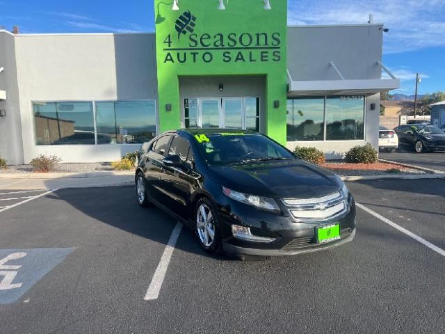 2014 Black /Black Interior Chevrolet Volt Standard w/ Navigation and LEP (1G1RG6E44EU) with an ELECTRIC engine, Continuously Variable Transmission transmission, located at 940 North Main Street, Cedar City, UT, 84720, (435) 628-0023, 37.692936, -113.061897 - ***This vehicle qualifies for the EV/Hybrid tax rebate of up to $4,000*** We are setup with the IRS to recieve direct payments within 72 hours. We file the rebate online with IRS and can credit it to your down payment, reduce the sales price OR give you cashback!! These cars will not last and can o - Photo#0