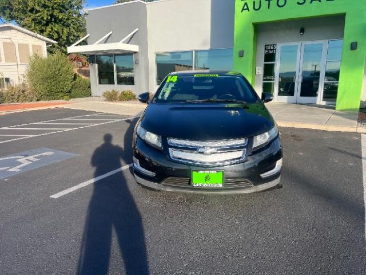 2014 Black /Black Interior Chevrolet Volt Standard w/ Navigation and LEP (1G1RG6E44EU) with an ELECTRIC engine, Continuously Variable Transmission transmission, located at 940 North Main Street, Cedar City, UT, 84720, (435) 628-0023, 37.692936, -113.061897 - ***This vehicle qualifies for the EV/Hybrid tax rebate of up to $4,000*** We are setup with the IRS to recieve direct payments within 72 hours. We file the rebate online with IRS and can credit it to your down payment, reduce the sales price OR give you cashback!! These cars will not last and can o - Photo#1