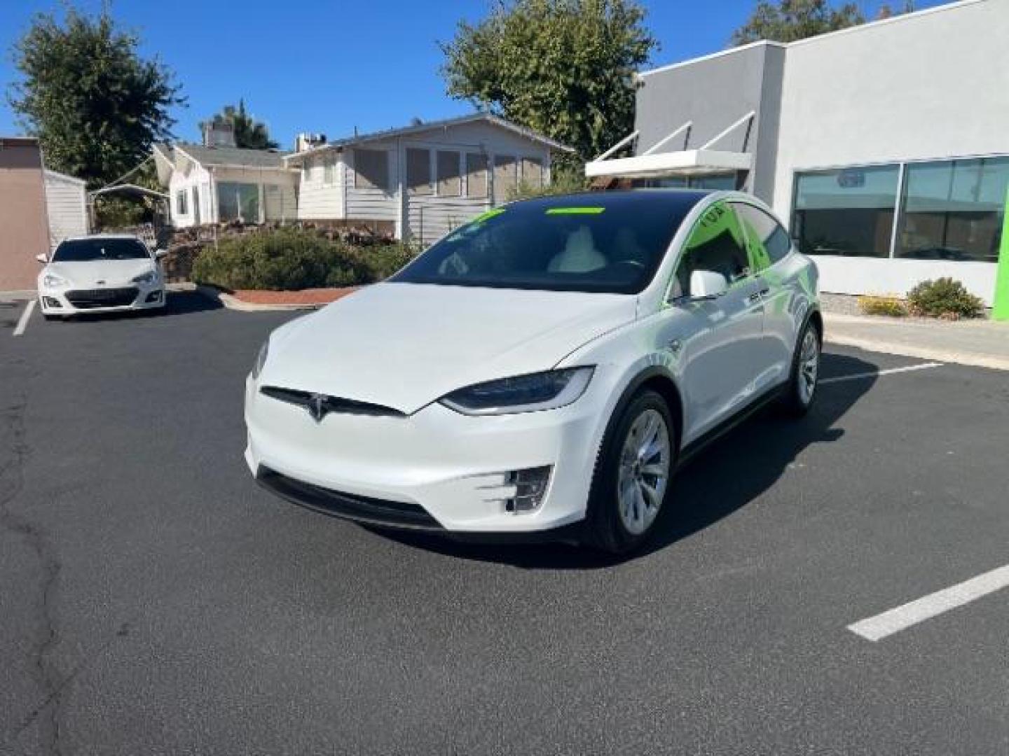 2017 Pearl White Multi-Coat /White, leather Tesla Model X 100D (5YJXCBE26HF) with an ELECTRIC engine, 1-Speed Automatic transmission, located at 1865 East Red Hills Pkwy, St. George, 84770, (435) 628-0023, 37.120850, -113.543640 - Photo#2