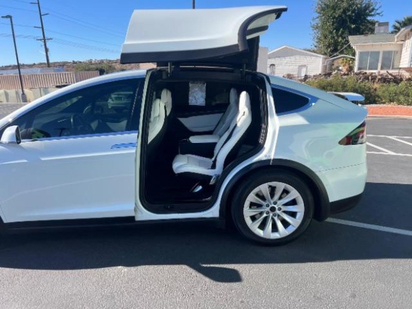 2017 Pearl White Multi-Coat /White, leather Tesla Model X 100D (5YJXCBE26HF) with an ELECTRIC engine, 1-Speed Automatic transmission, located at 1865 East Red Hills Pkwy, St. George, 84770, (435) 628-0023, 37.120850, -113.543640 - Photo#23