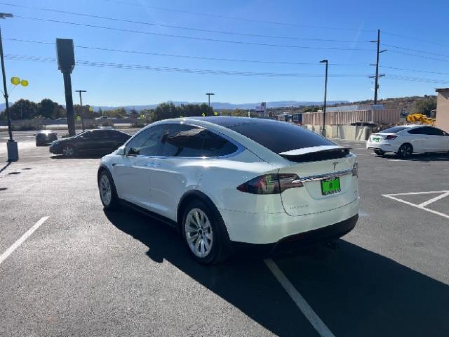 2017 Pearl White Multi-Coat /White, leather Tesla Model X 100D (5YJXCBE26HF) with an ELECTRIC engine, 1-Speed Automatic transmission, located at 1865 East Red Hills Pkwy, St. George, 84770, (435) 628-0023, 37.120850, -113.543640 - 100D with Unlimited milage warranty on batter and motor. 6 Seats, White on white. Excellent Condition. ***This vehicle qualifies for the EV/Hybrid tax rebate of up to $4,000*** We are setup with the IRS to recieve direct payments within 72 hours. We file the rebate online with IRS and can credit - Photo#4