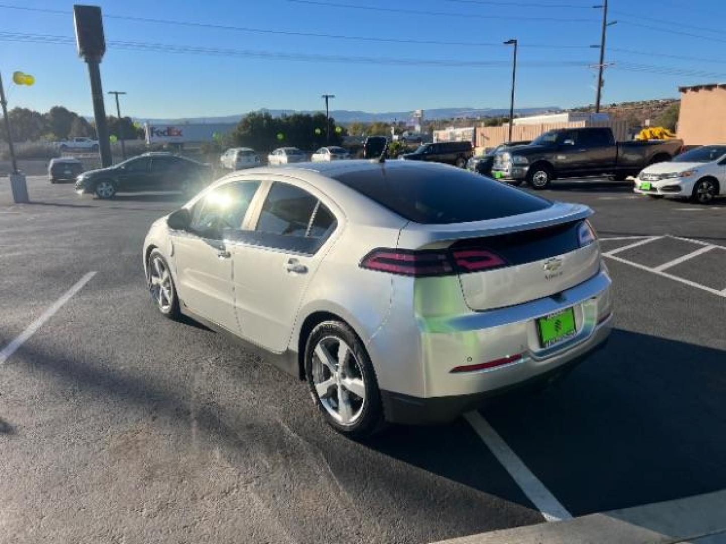 2013 Silver /Black Leather Interior Chevrolet Volt Premium w/ LEP (1G1RF6E44DU) with an 1.4L L4 DOHC 16V PLUG-IN HYBRID engine, Continuously Variable Transmission transmission, located at 1865 East Red Hills Pkwy, St. George, 84770, (435) 628-0023, 37.120850, -113.543640 - Photo#4