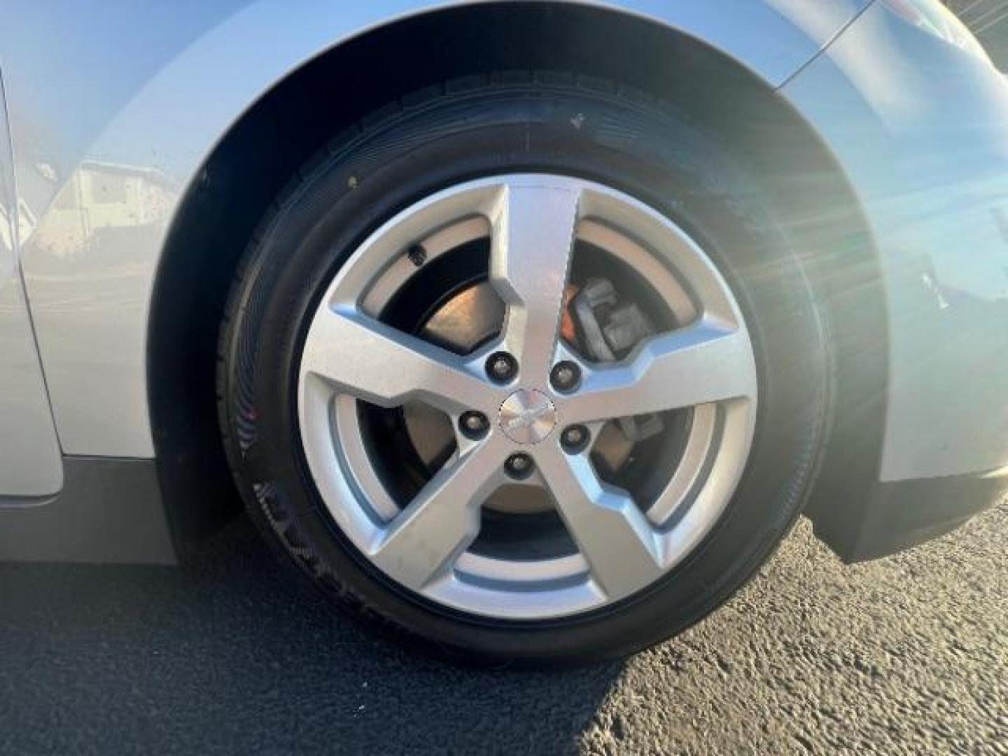 2013 Silver /Black Leather Interior Chevrolet Volt Premium w/ LEP (1G1RF6E44DU) with an 1.4L L4 DOHC 16V PLUG-IN HYBRID engine, Continuously Variable Transmission transmission, located at 1865 East Red Hills Pkwy, St. George, 84770, (435) 628-0023, 37.120850, -113.543640 - Photo#8