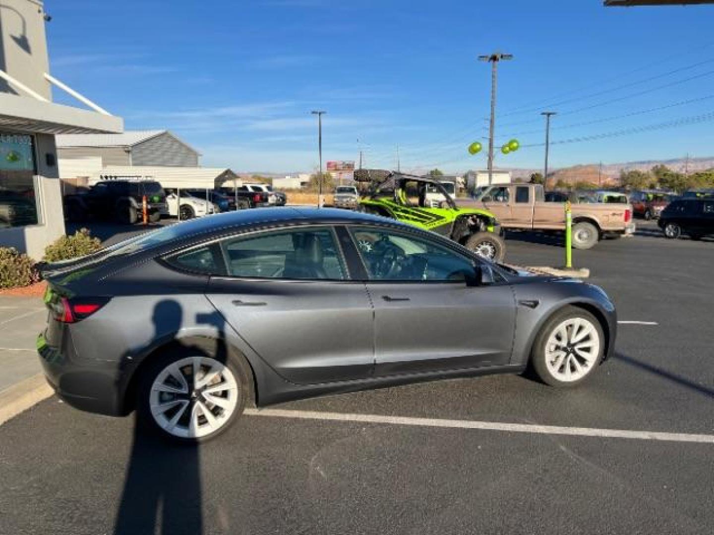 2022 Midnight Silver Metallic /All Black Tesla Model 3 Standard Range Plus (5YJ3E1EA9NF) with an ELECTRIC engine, 1-Speed Automatic transmission, located at 1865 East Red Hills Pkwy, St. George, 84770, (435) 628-0023, 37.120850, -113.543640 - Get additional $4k off the list price. *****QUALIFIES FOR EV TAX REBATE******** We are setup with IRS to file your tax rebate and get you a refund with in 72 hours. Take as cash or use as down payment. Check out the IRS website to be sure you qualify. Great condition, This has the LFP (iron) batte - Photo#10