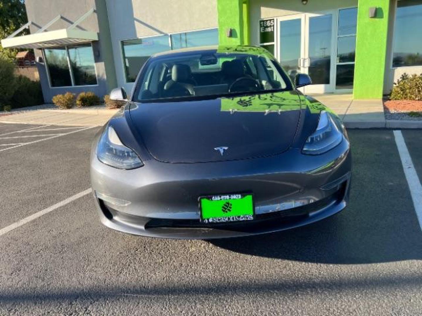 2022 Midnight Silver Metallic /All Black Tesla Model 3 Standard Range Plus (5YJ3E1EA9NF) with an ELECTRIC engine, 1-Speed Automatic transmission, located at 1865 East Red Hills Pkwy, St. George, 84770, (435) 628-0023, 37.120850, -113.543640 - Get additional $4k off the list price. *****QUALIFIES FOR EV TAX REBATE******** We are setup with IRS to file your tax rebate and get you a refund with in 72 hours. Take as cash or use as down payment. Check out the IRS website to be sure you qualify. Great condition, This has the LFP (iron) batte - Photo#4