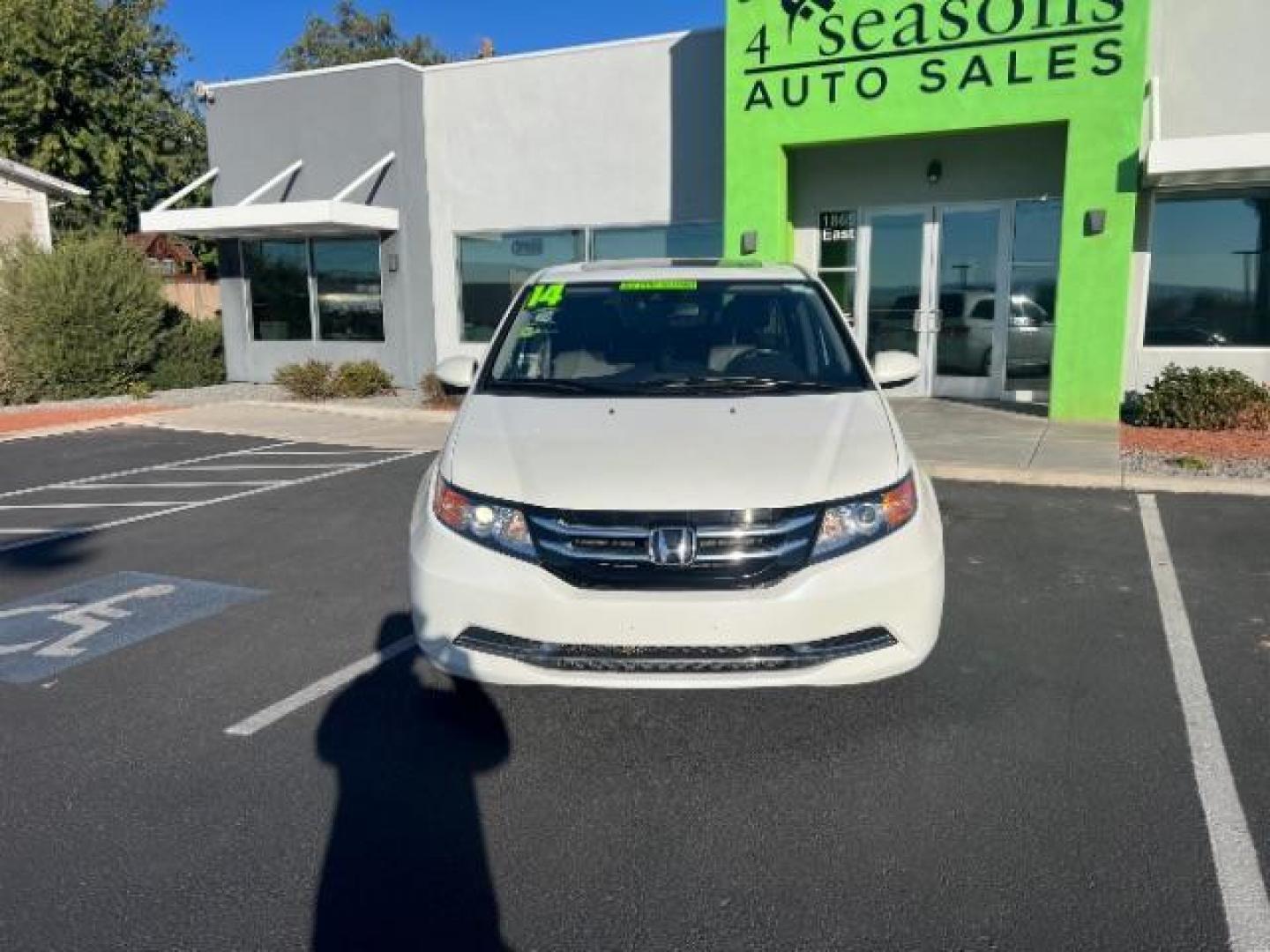 2014 White Diamond Pearl /Gray Honda Odyssey EX-L (5FNRL5H60EB) with an 3.5L V6 SOHC 24V engine, 6-Speed Automatic transmission, located at 1865 East Red Hills Pkwy, St. George, 84770, (435) 628-0023, 37.120850, -113.543640 - Photo#1