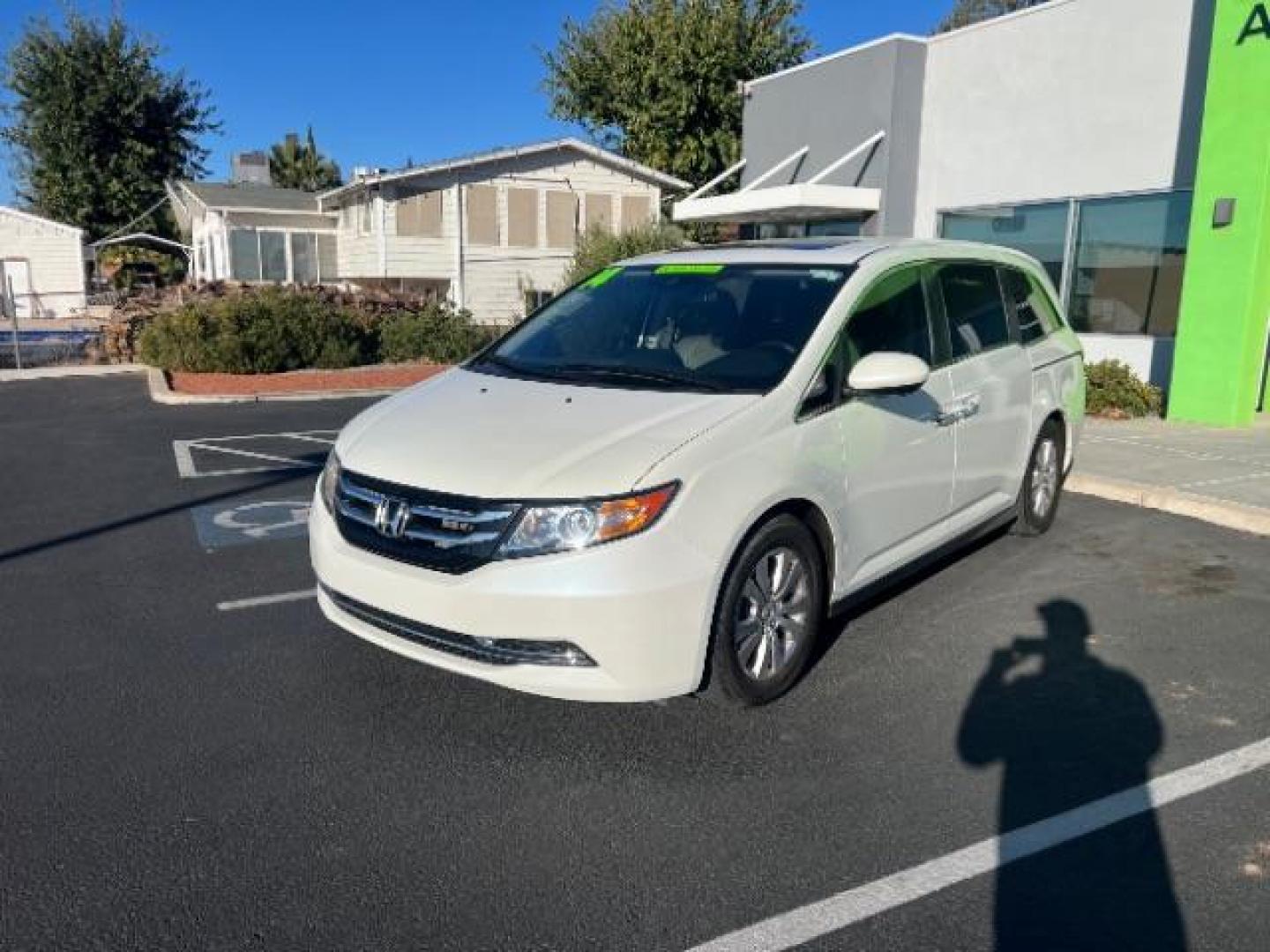 2014 White Diamond Pearl /Gray Honda Odyssey EX-L (5FNRL5H60EB) with an 3.5L V6 SOHC 24V engine, 6-Speed Automatic transmission, located at 1865 East Red Hills Pkwy, St. George, 84770, (435) 628-0023, 37.120850, -113.543640 - Photo#2