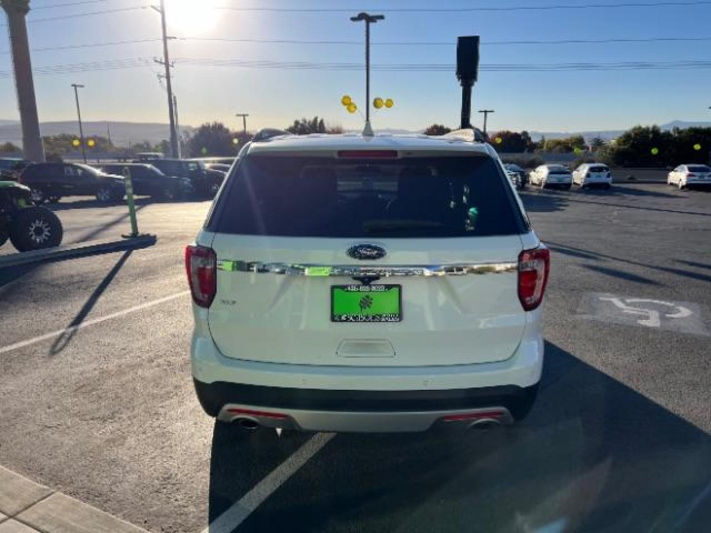 2016 White Platinum Metallic Tri-coat /Ebony Black, cloth Ford Explorer XLT FWD (1FM5K7D88GG) with an 3.5L V6 DOHC 24V engine, 6-Speed Automatic transmission, located at 1865 East Red Hills Pkwy, St. George, 84770, (435) 628-0023, 37.120850, -113.543640 - We specialize in helping ALL people get the best financing available. No matter your credit score, good, bad or none we can get you an amazing rate. Had a bankruptcy, divorce, or repossessions? We give you the green light to get your credit back on the road. Low down and affordable payments that fit - Photo#5