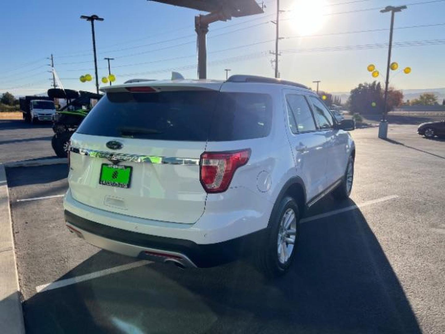 2016 White Platinum Metallic Tri-coat /Ebony Black, cloth Ford Explorer XLT FWD (1FM5K7D88GG) with an 3.5L V6 DOHC 24V engine, 6-Speed Automatic transmission, located at 1865 East Red Hills Pkwy, St. George, 84770, (435) 628-0023, 37.120850, -113.543640 - We specialize in helping ALL people get the best financing available. No matter your credit score, good, bad or none we can get you an amazing rate. Had a bankruptcy, divorce, or repossessions? We give you the green light to get your credit back on the road. Low down and affordable payments that fit - Photo#6