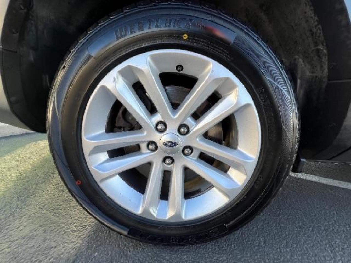 2016 White Platinum Metallic Tri-coat /Ebony Black, cloth Ford Explorer XLT FWD (1FM5K7D88GG) with an 3.5L V6 DOHC 24V engine, 6-Speed Automatic transmission, located at 1865 East Red Hills Pkwy, St. George, 84770, (435) 628-0023, 37.120850, -113.543640 - We specialize in helping ALL people get the best financing available. No matter your credit score, good, bad or none we can get you an amazing rate. Had a bankruptcy, divorce, or repossessions? We give you the green light to get your credit back on the road. Low down and affordable payments that fit - Photo#9