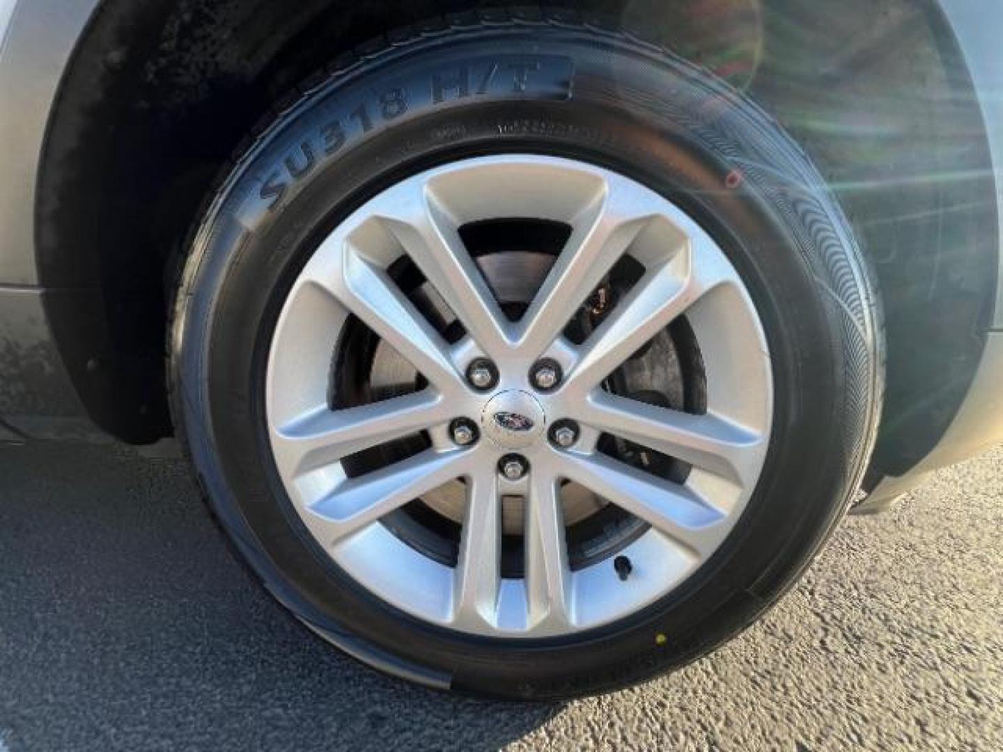 2016 White Platinum Metallic Tri-coat /Ebony Black, cloth Ford Explorer XLT FWD (1FM5K7D88GG) with an 3.5L V6 DOHC 24V engine, 6-Speed Automatic transmission, located at 1865 East Red Hills Pkwy, St. George, 84770, (435) 628-0023, 37.120850, -113.543640 - We specialize in helping ALL people get the best financing available. No matter your credit score, good, bad or none we can get you an amazing rate. Had a bankruptcy, divorce, or repossessions? We give you the green light to get your credit back on the road. Low down and affordable payments that fit - Photo#10