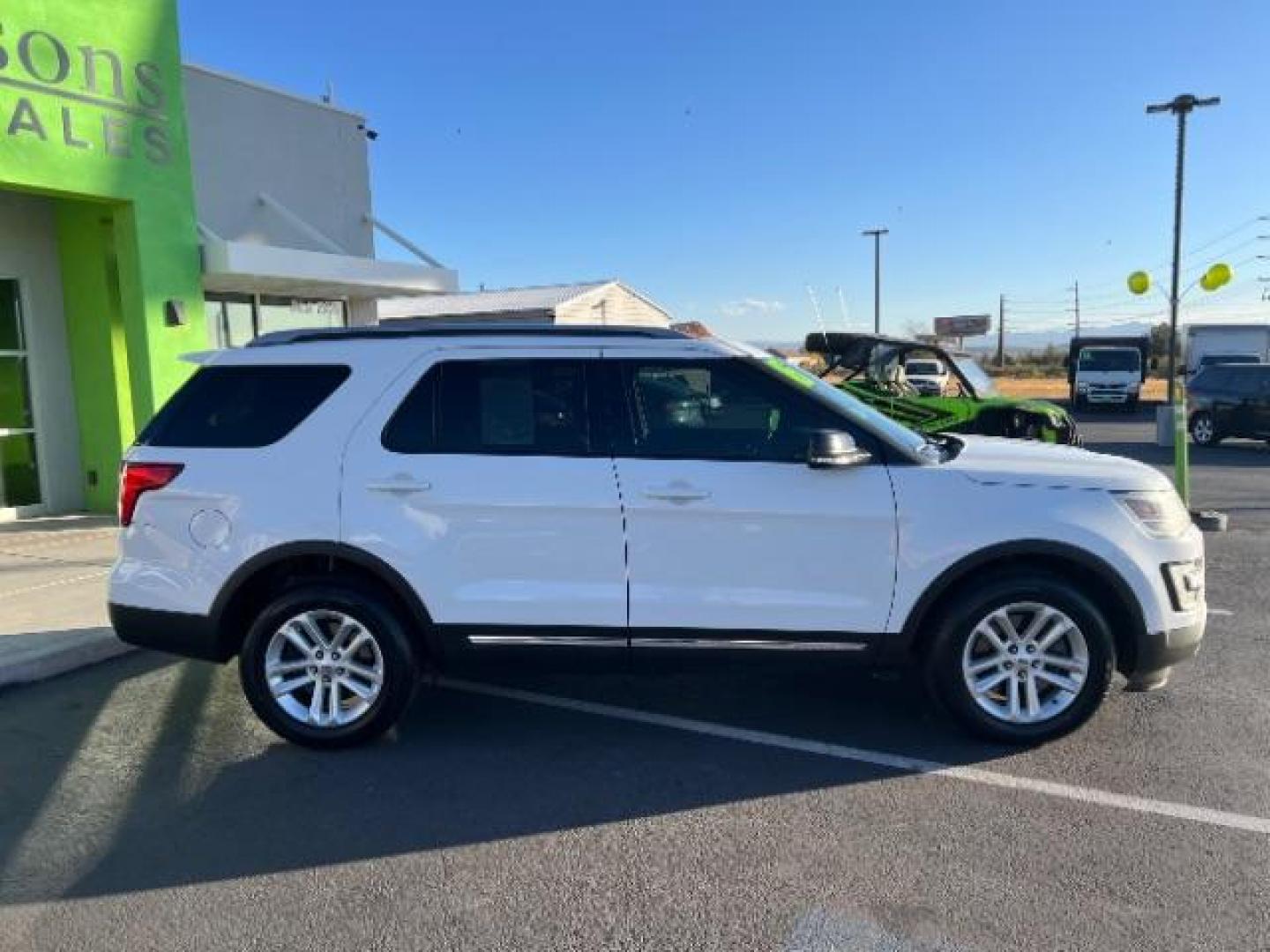 2016 White Platinum Metallic Tri-coat /Ebony Black, cloth Ford Explorer XLT FWD (1FM5K7D88GG) with an 3.5L V6 DOHC 24V engine, 6-Speed Automatic transmission, located at 1865 East Red Hills Pkwy, St. George, 84770, (435) 628-0023, 37.120850, -113.543640 - We specialize in helping ALL people get the best financing available. No matter your credit score, good, bad or none we can get you an amazing rate. Had a bankruptcy, divorce, or repossessions? We give you the green light to get your credit back on the road. Low down and affordable payments that fit - Photo#7