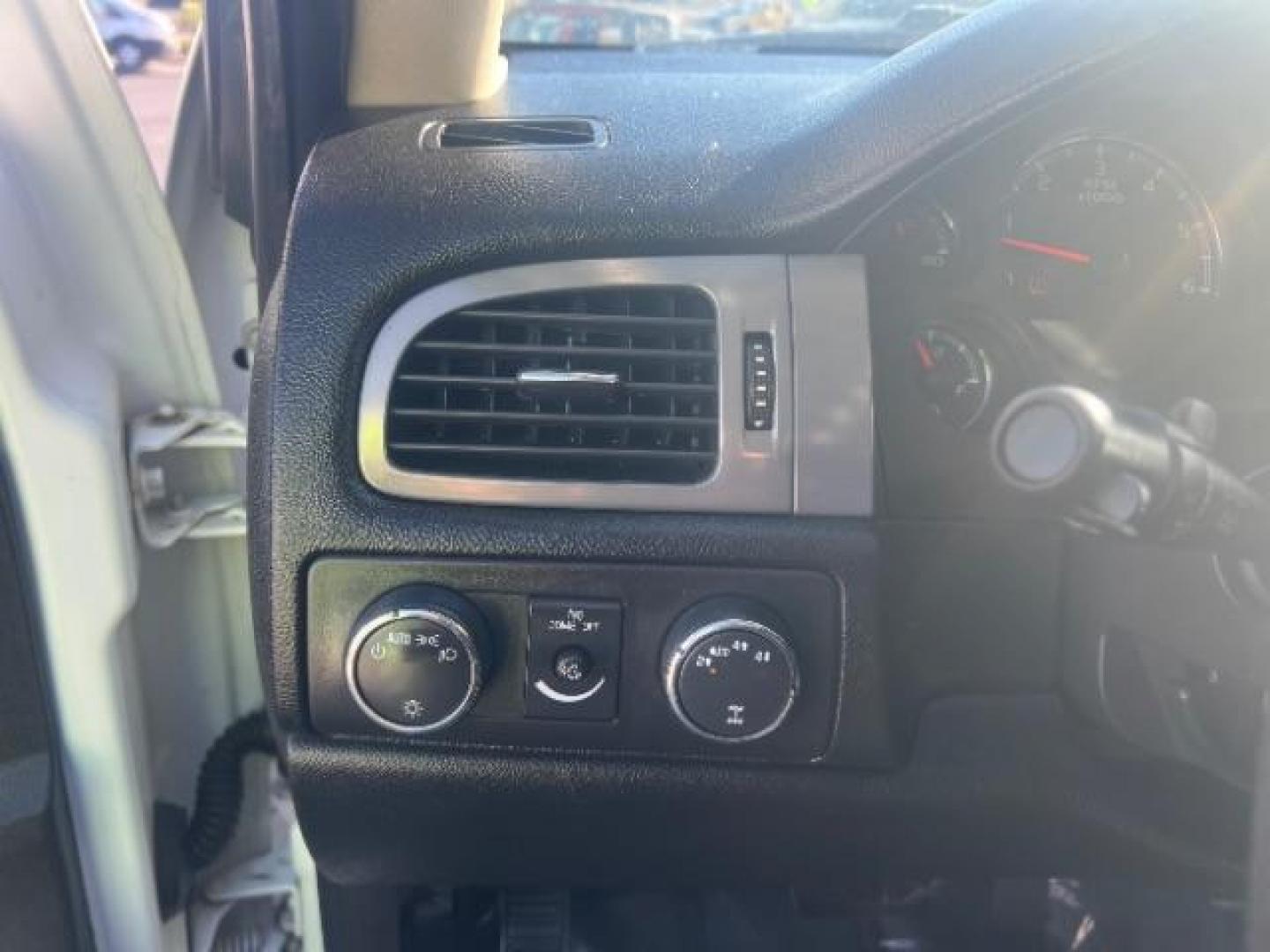 2011 White /Black Leather Interior Chevrolet Tahoe Police (1GNSK2E06BR) with an 5.3L V8 OHV 16V FFV engine, 6-Speed Automatic transmission, located at 940 North Main Street, Cedar City, UT, 84720, (435) 628-0023, 37.692936, -113.061897 - We specialize in helping ALL people get the best financing available. No matter your credit score, good, bad or none we can get you an amazing rate. Had a bankruptcy, divorce, or repossessions? We give you the green light to get your credit back on the road. Low down and affordable payments that fit - Photo#13