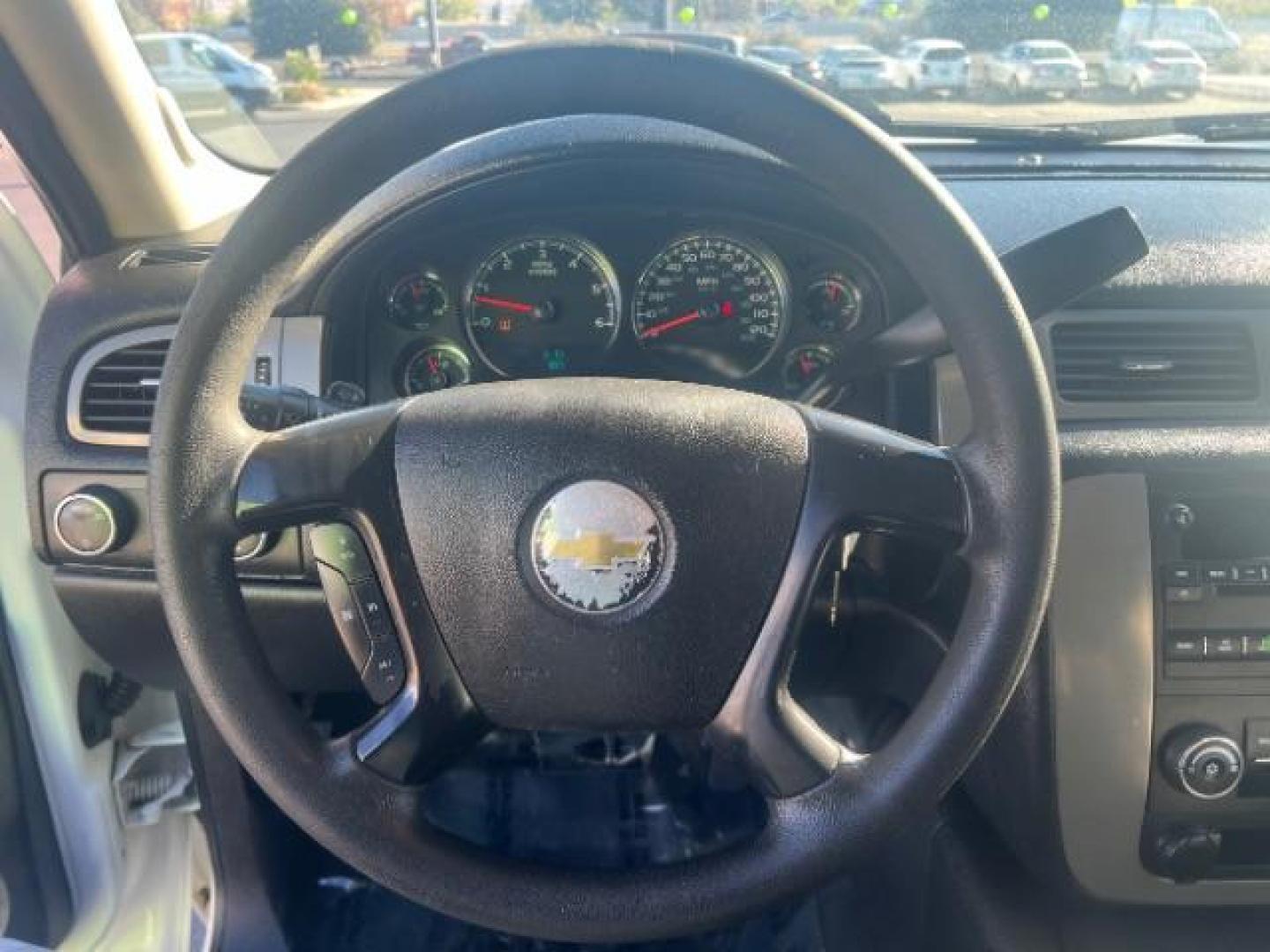 2011 White /Black Leather Interior Chevrolet Tahoe Police (1GNSK2E06BR) with an 5.3L V8 OHV 16V FFV engine, 6-Speed Automatic transmission, located at 1865 East Red Hills Pkwy, St. George, 84770, (435) 628-0023, 37.120850, -113.543640 - We specialize in helping ALL people get the best financing available. No matter your credit score, good, bad or none we can get you an amazing rate. Had a bankruptcy, divorce, or repossessions? We give you the green light to get your credit back on the road. Low down and affordable payments that fit - Photo#18