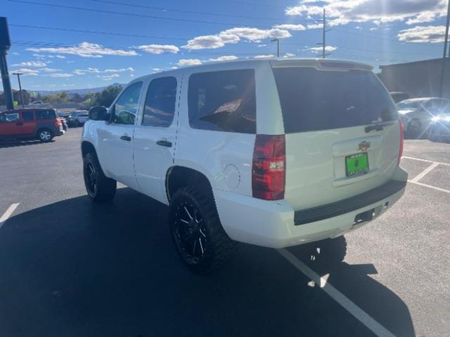 2011 White /Black Leather Interior Chevrolet Tahoe Police (1GNSK2E06BR) with an 5.3L V8 OHV 16V FFV engine, 6-Speed Automatic transmission, located at 1865 East Red Hills Pkwy, St. George, 84770, (435) 628-0023, 37.120850, -113.543640 - We specialize in helping ALL people get the best financing available. No matter your credit score, good, bad or none we can get you an amazing rate. Had a bankruptcy, divorce, or repossessions? We give you the green light to get your credit back on the road. Low down and affordable payments that fit - Photo#4