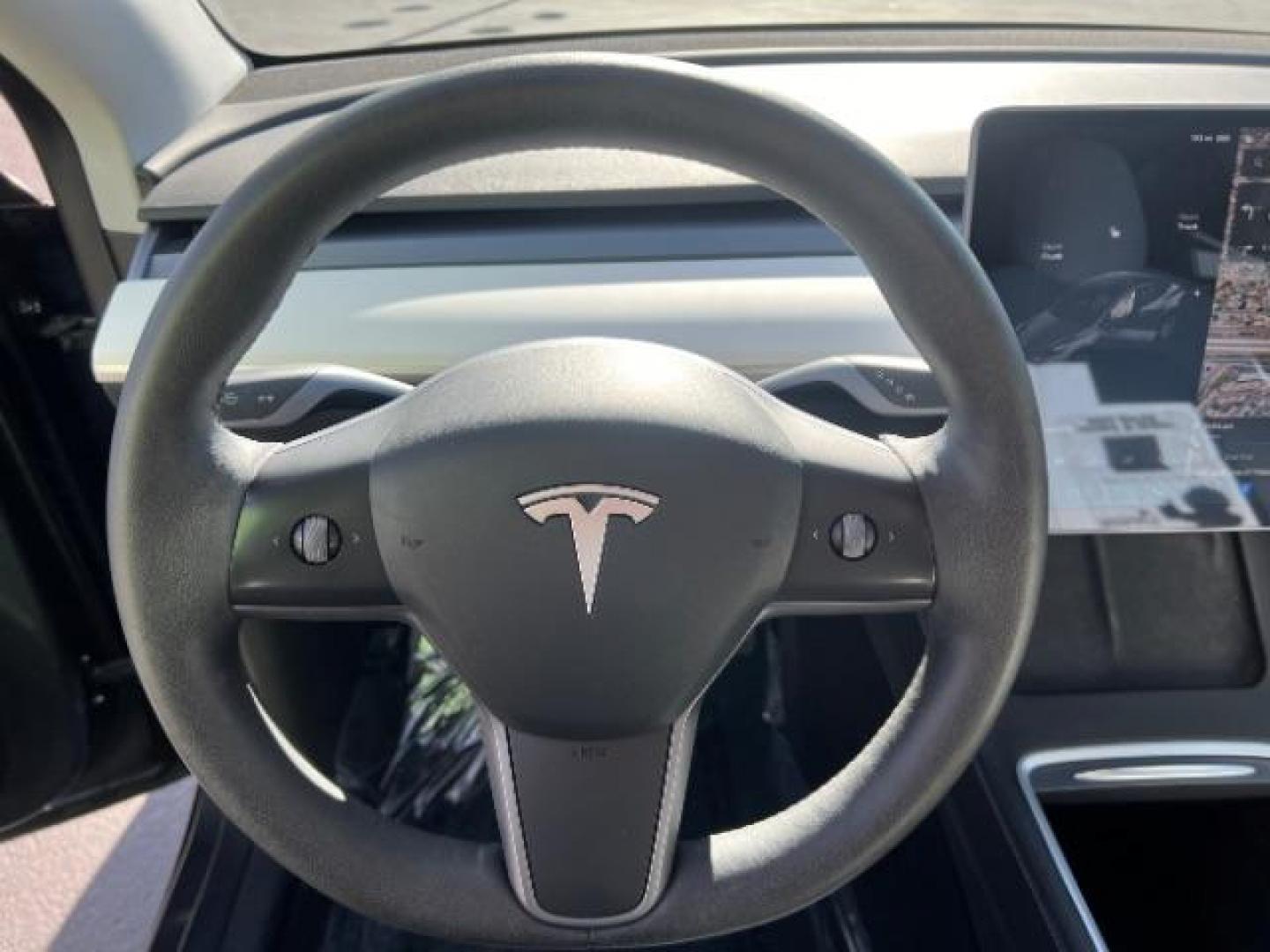 2021 Midnight Silver Metallic /Black and White Tesla Model Y Standard (5YJYGDED0MF) with an ELECTRIC engine, 1-Speed Automatic transmission, located at 1865 East Red Hills Pkwy, St. George, 84770, (435) 628-0023, 37.120850, -113.543640 - Great condition, Stadard Range of 250+ on a charge. Warranty on battery and Motor up to 8years and 100k miles We are your local Tesla experts. Education, Repairs, Special Orders 4 Seasons Auto 435-628-0023 DL #7932 - Photo#15