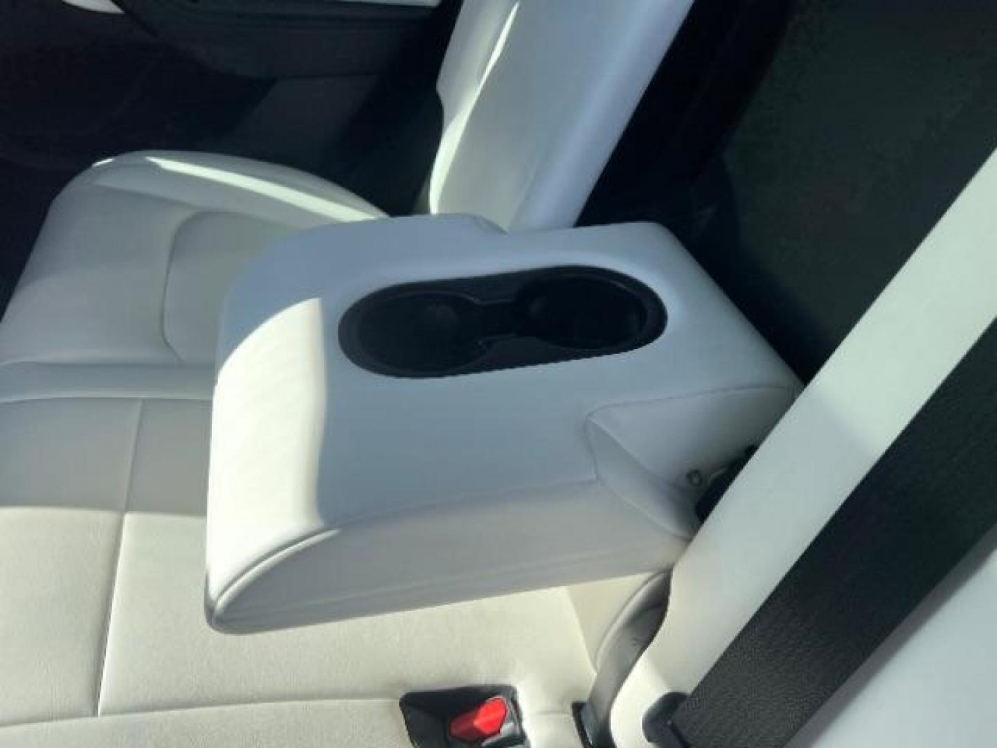 2021 Midnight Silver Metallic /Black and White Tesla Model Y Standard (5YJYGDED0MF) with an ELECTRIC engine, 1-Speed Automatic transmission, located at 1865 East Red Hills Pkwy, St. George, 84770, (435) 628-0023, 37.120850, -113.543640 - Great condition, Stadard Range of 250+ on a charge. Warranty on battery and Motor up to 8years and 100k miles We are your local Tesla experts. Education, Repairs, Special Orders 4 Seasons Auto 435-628-0023 DL #7932 - Photo#23