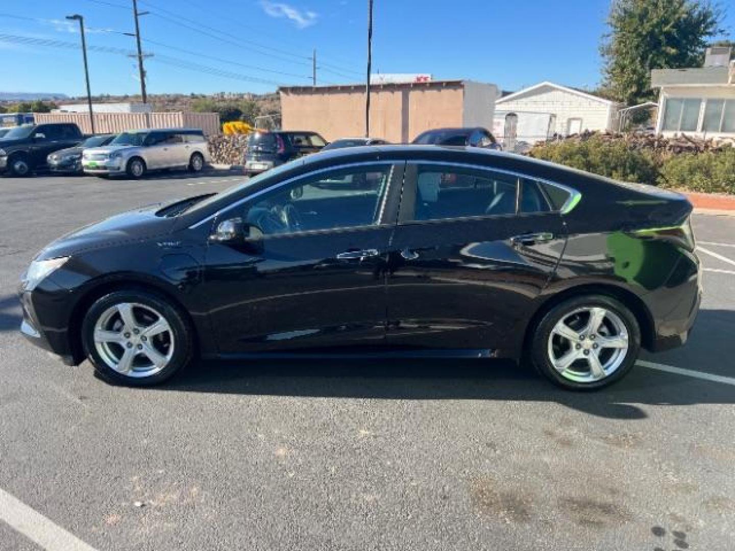 2016 Mosaic Black Metallic /Jet Black/Jet Black, cloth Chevrolet Volt LT (1G1RC6S50GU) with an 1.5L L4 DOHC 16V PLUG-IN HYBRID engine, Continuously Variable Transmission transmission, located at 940 North Main Street, Cedar City, UT, 84720, (435) 628-0023, 37.692936, -113.061897 - Photo#3