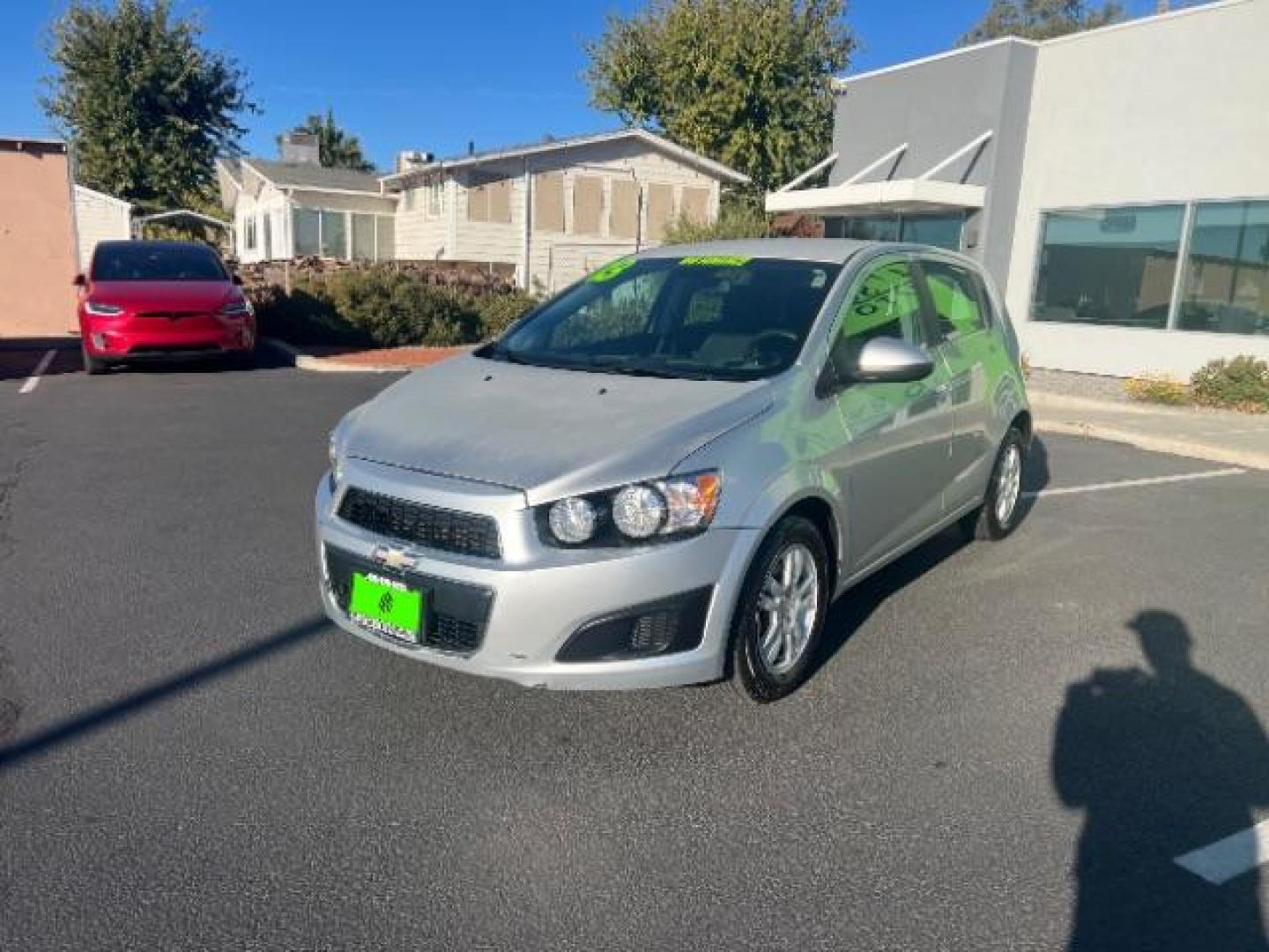 2013 Silver Ice Metallic /Dark Pewter/Dark Titanium Cloth Interior Chevrolet Sonic LT Auto 5-Door (1G1JC6SG9D4) with an 1.8L L4 DOHC 24V engine, 6-Speed Automatic transmission, located at 940 North Main Street, Cedar City, UT, 84720, (435) 628-0023, 37.692936, -113.061897 - We specialize in helping ALL people get the best financing available. No matter your credit score, good, bad or none we can get you an amazing rate. Had a bankruptcy, divorce, or repossessions? We give you the green light to get your credit back on the road. Low down and affordable payments that fit - Photo#2