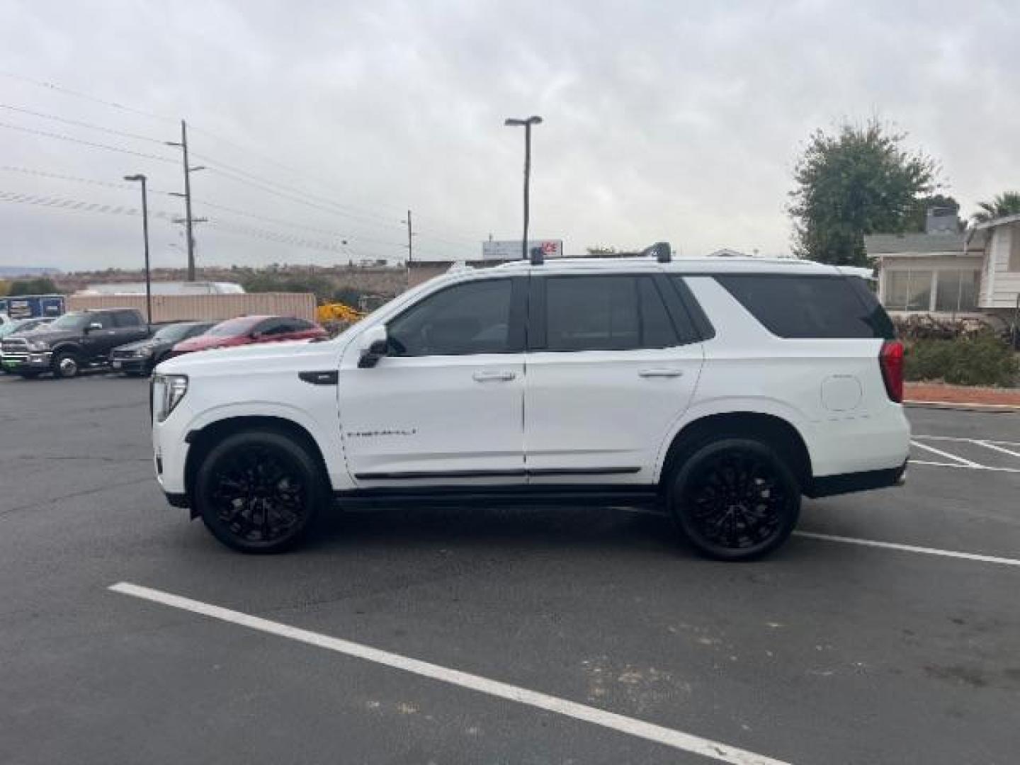 2021 White /Black Leather Interior GMC Yukon Denali 4WD (1GKS2DKL7MR) with an 6.2L V8 OHV 16V engine, 10-Speed Automatic transmission, located at 1865 East Red Hills Pkwy, St. George, 84770, (435) 628-0023, 37.120850, -113.543640 - Very clean Denali, 4x4, Adaptive Cruise, Pano sunroof, Great tires, Floormats, 7 Seater. Bank and credit union financing available. - Photo#3