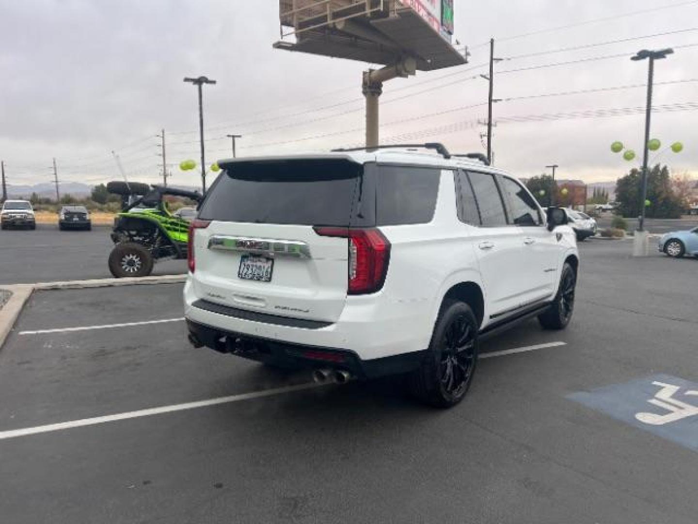 2021 White /Black Leather Interior GMC Yukon Denali 4WD (1GKS2DKL7MR) with an 6.2L V8 OHV 16V engine, 10-Speed Automatic transmission, located at 1865 East Red Hills Pkwy, St. George, 84770, (435) 628-0023, 37.120850, -113.543640 - Very clean Denali, 4x4, Adaptive Cruise, Pano sunroof, Great tires, Floormats, 7 Seater. Bank and credit union financing available. - Photo#4