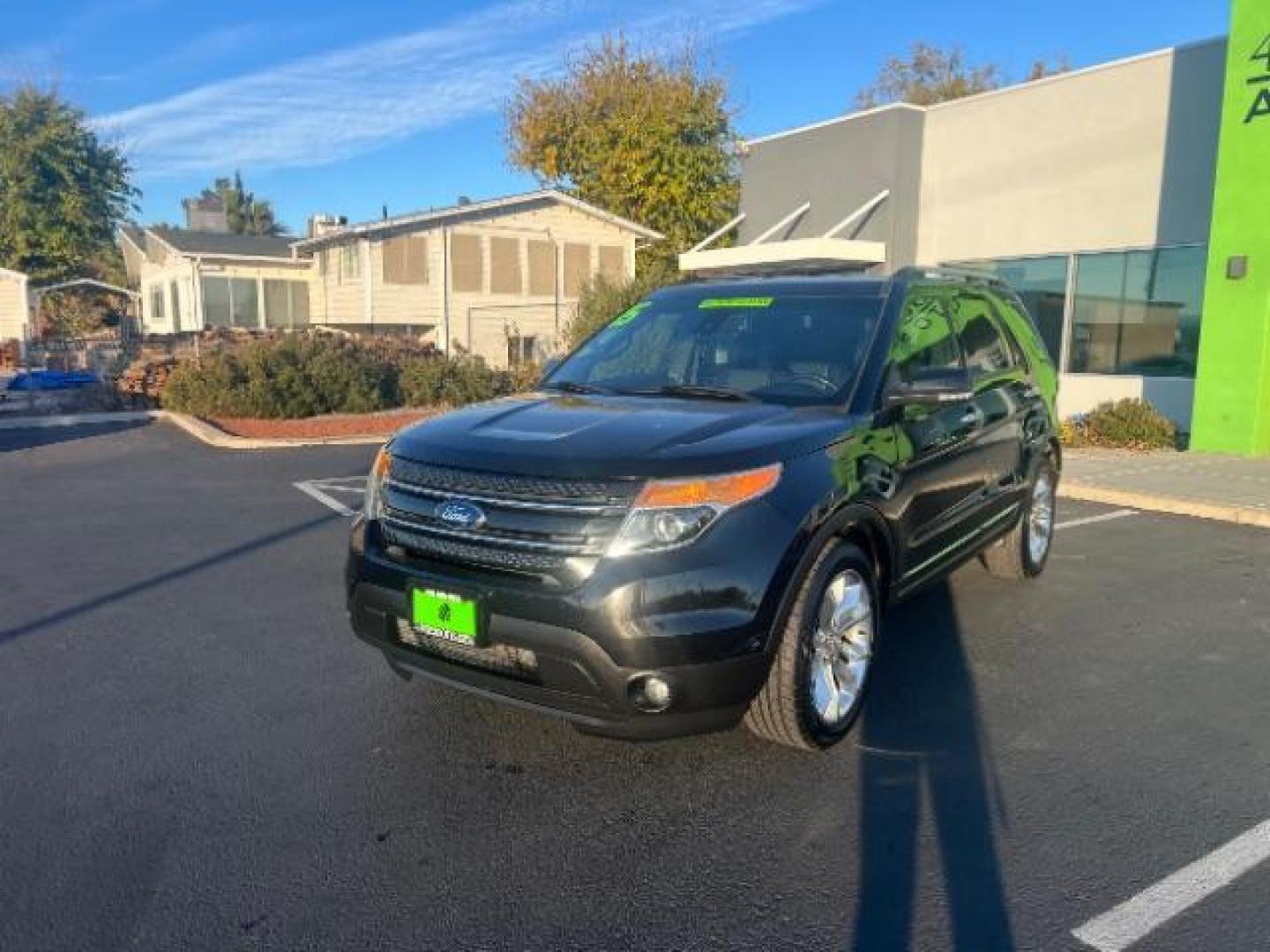 2015 Tuxedo Black Metallic /Charcoal Black, leather Ford Explorer Limited 4WD (1FM5K8F88FG) with an 3.5L V6 DOHC 24V engine, 6-Speed Automatic transmission, located at 940 North Main Street, Cedar City, UT, 84720, (435) 628-0023, 37.692936, -113.061897 - We specialize in helping ALL people get the best financing available. No matter your credit score, good, bad or none we can get you an amazing rate. Had a bankruptcy, divorce, or repossessions? We give you the green light to get your credit back on the road. Low down and affordable payments that fit - Photo#2