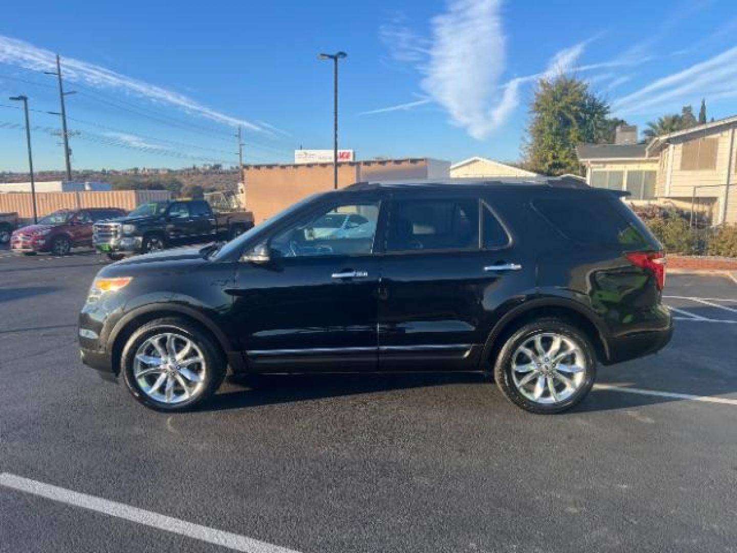 2015 Tuxedo Black Metallic /Charcoal Black, leather Ford Explorer Limited 4WD (1FM5K8F88FG) with an 3.5L V6 DOHC 24V engine, 6-Speed Automatic transmission, located at 940 North Main Street, Cedar City, UT, 84720, (435) 628-0023, 37.692936, -113.061897 - We specialize in helping ALL people get the best financing available. No matter your credit score, good, bad or none we can get you an amazing rate. Had a bankruptcy, divorce, or repossessions? We give you the green light to get your credit back on the road. Low down and affordable payments that fit - Photo#3