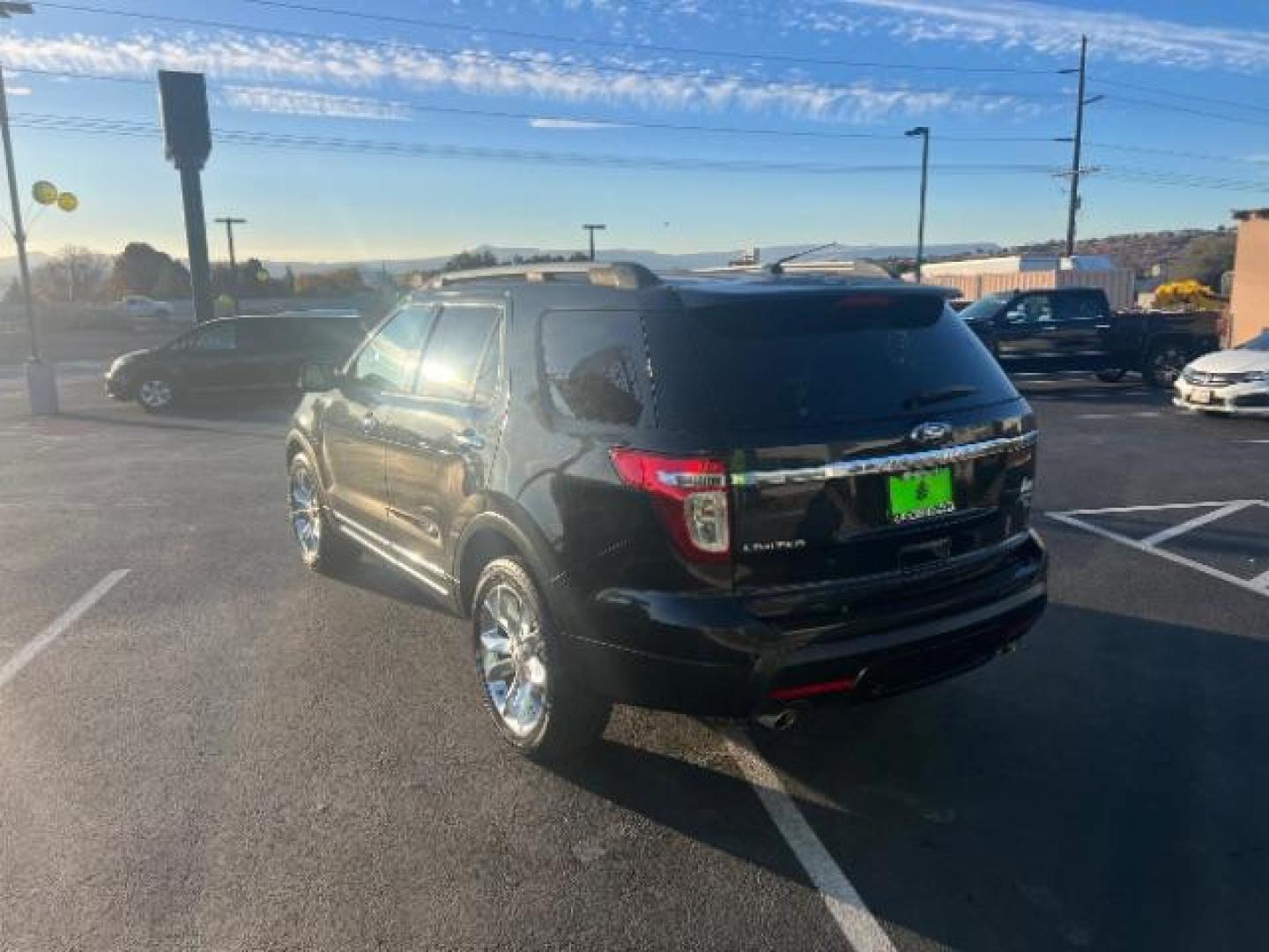 2015 Tuxedo Black Metallic /Charcoal Black, leather Ford Explorer Limited 4WD (1FM5K8F88FG) with an 3.5L V6 DOHC 24V engine, 6-Speed Automatic transmission, located at 940 North Main Street, Cedar City, UT, 84720, (435) 628-0023, 37.692936, -113.061897 - We specialize in helping ALL people get the best financing available. No matter your credit score, good, bad or none we can get you an amazing rate. Had a bankruptcy, divorce, or repossessions? We give you the green light to get your credit back on the road. Low down and affordable payments that fit - Photo#4