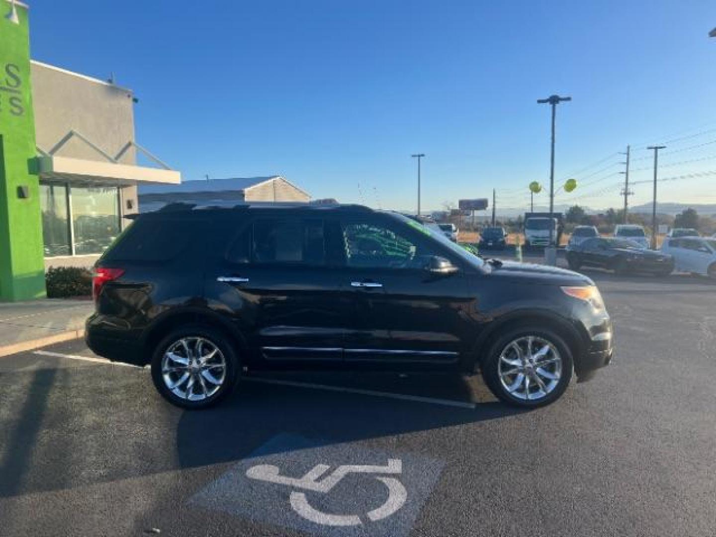 2015 Tuxedo Black Metallic /Charcoal Black, leather Ford Explorer Limited 4WD (1FM5K8F88FG) with an 3.5L V6 DOHC 24V engine, 6-Speed Automatic transmission, located at 940 North Main Street, Cedar City, UT, 84720, (435) 628-0023, 37.692936, -113.061897 - We specialize in helping ALL people get the best financing available. No matter your credit score, good, bad or none we can get you an amazing rate. Had a bankruptcy, divorce, or repossessions? We give you the green light to get your credit back on the road. Low down and affordable payments that fit - Photo#7