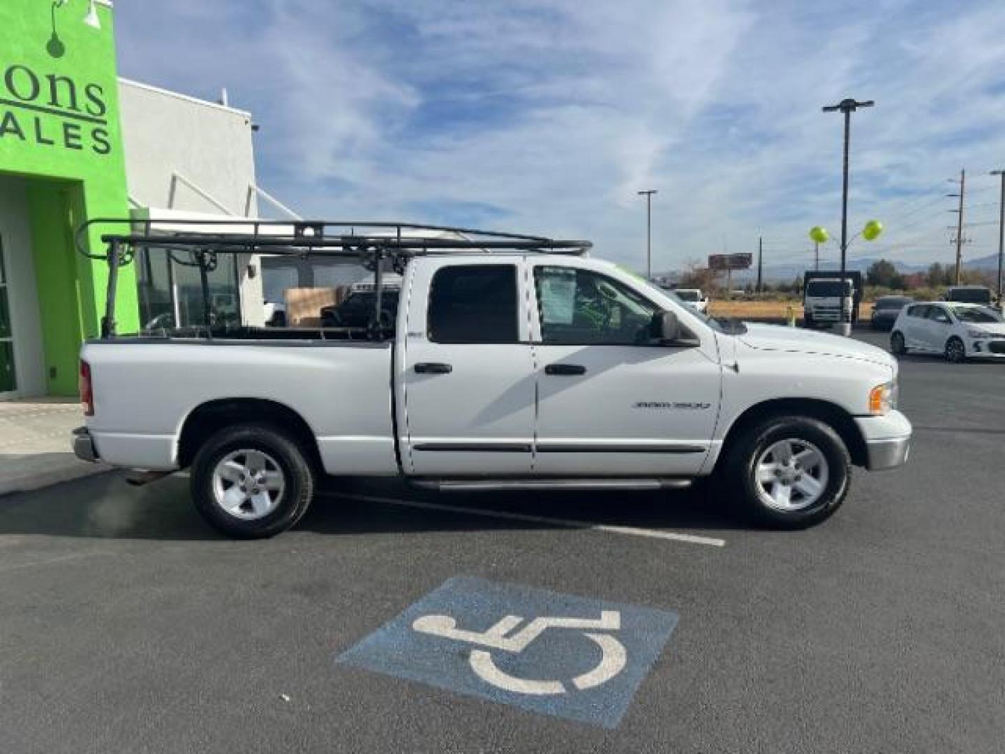 2002 Bright White /Dark Slate Gray Cloth Interior Dodge Ram 1500 ST Quad Cab Short Bed 2WD (3D7HA18N22G) with an 4.7L V8 SOHC 16V engine, 4-Speed Automatic transmission, located at 1865 East Red Hills Pkwy, St. George, 84770, (435) 628-0023, 37.120850, -113.543640 - We specialize in helping ALL people get the best financing available. No matter your credit score, good, bad or none we can get you an amazing rate. Had a bankruptcy, divorce, or repossessions? We give you the green light to get your credit back on the road. Low down and affordable payments that fit - Photo#7