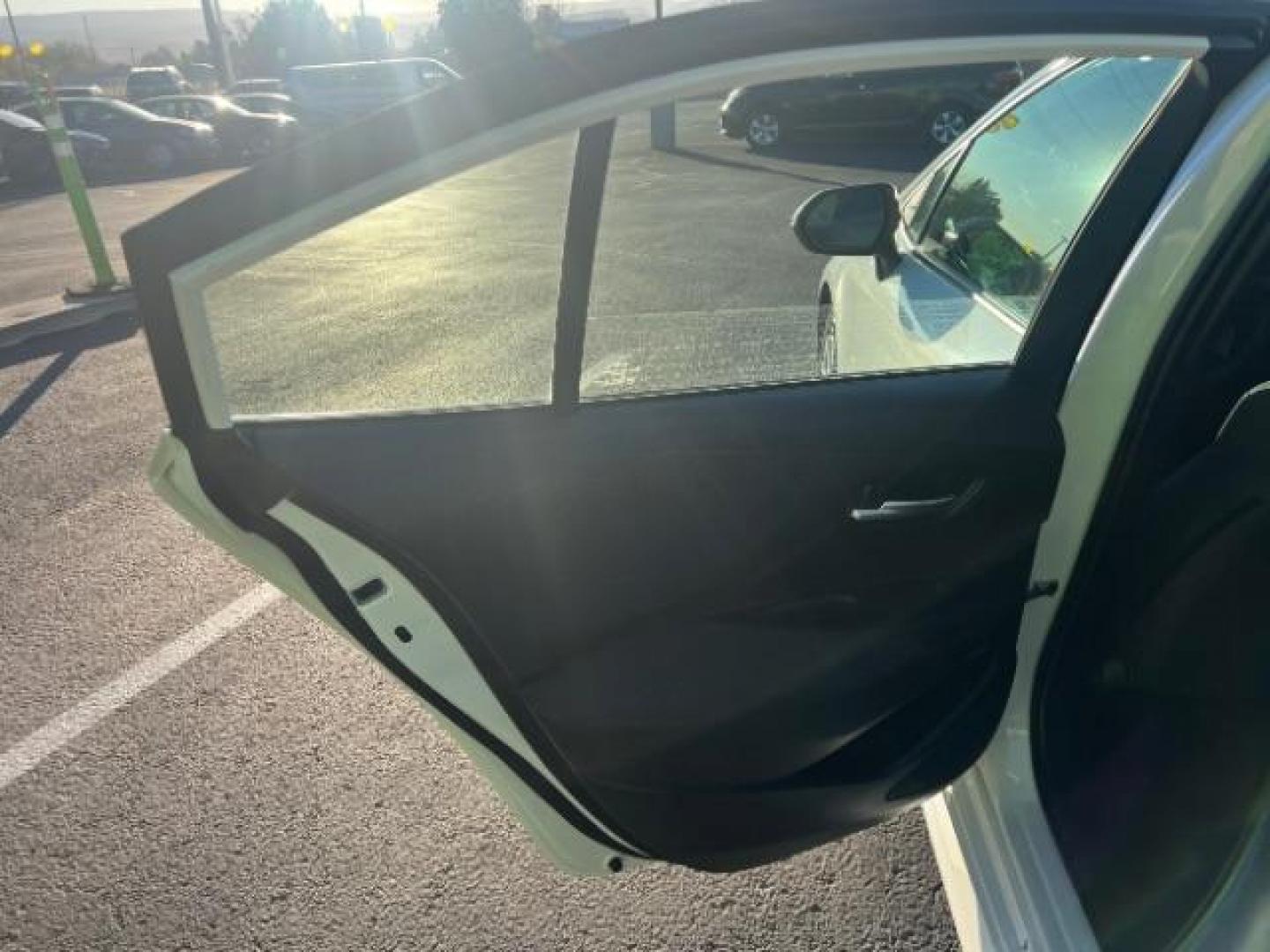 2021 White /Black Interior Toyota Corolla LE (5YFEPMAE4MP) with an 1.8L L4 DOHC 16V engine, Continuously Variable Transmission transmission, located at 1865 East Red Hills Pkwy, St. George, 84770, (435) 628-0023, 37.120850, -113.543640 - We specialize in helping ALL people get the best financing available. No matter your credit score, good, bad or none we can get you an amazing rate. Had a bankruptcy, divorce, or repossessions? We give you the green light to get your credit back on the road. Low down and affordable payments that fit - Photo#18