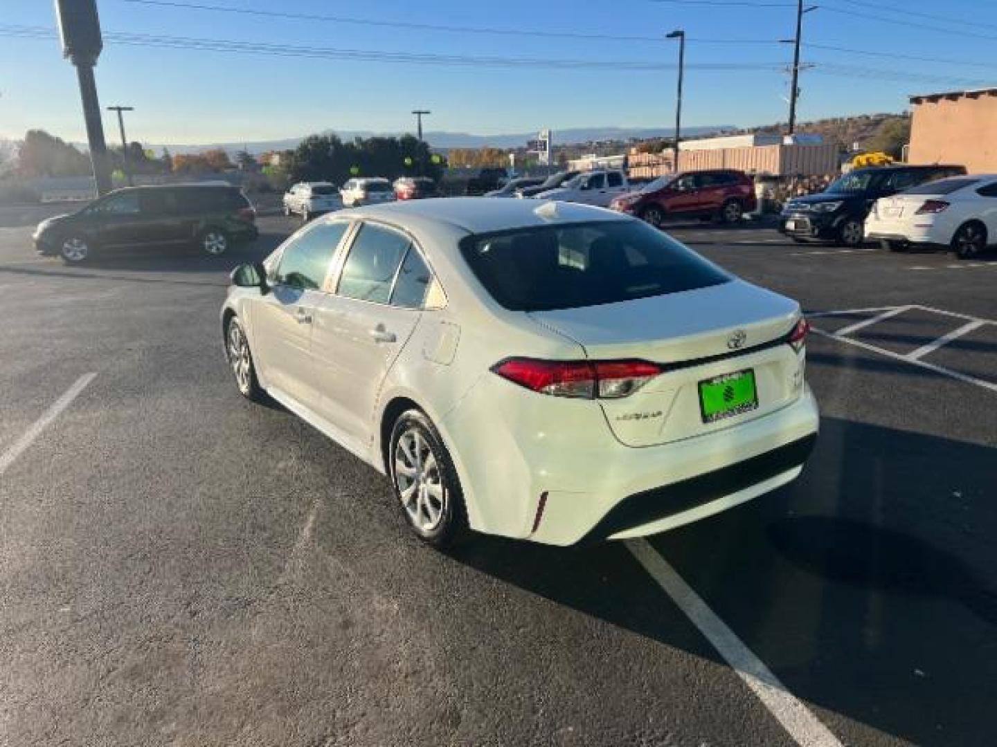 2021 White /Black Interior Toyota Corolla LE (5YFEPMAE4MP) with an 1.8L L4 DOHC 16V engine, Continuously Variable Transmission transmission, located at 1865 East Red Hills Pkwy, St. George, 84770, (435) 628-0023, 37.120850, -113.543640 - We specialize in helping ALL people get the best financing available. No matter your credit score, good, bad or none we can get you an amazing rate. Had a bankruptcy, divorce, or repossessions? We give you the green light to get your credit back on the road. Low down and affordable payments that fit - Photo#4