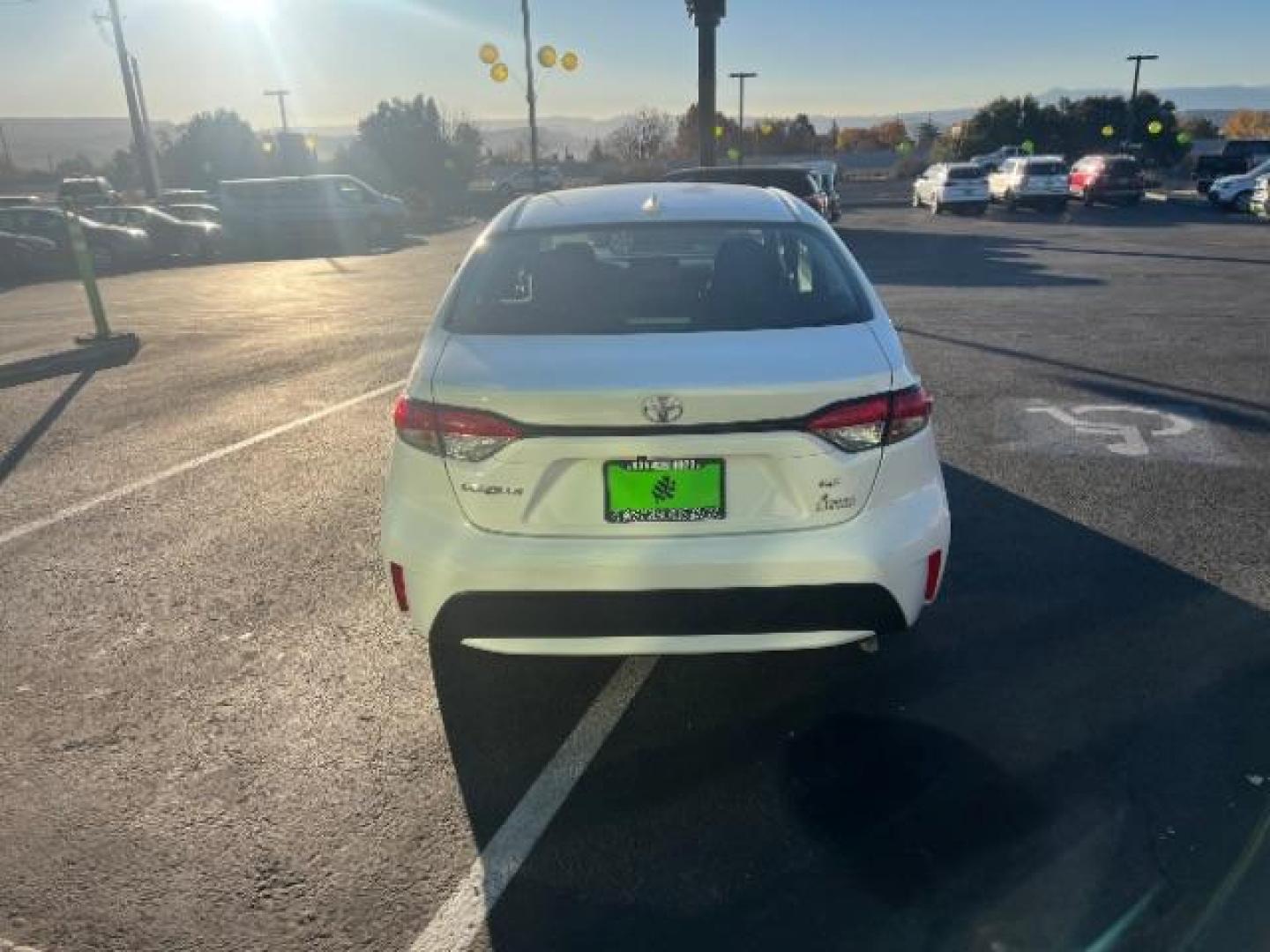 2021 White /Black Interior Toyota Corolla LE (5YFEPMAE4MP) with an 1.8L L4 DOHC 16V engine, Continuously Variable Transmission transmission, located at 1865 East Red Hills Pkwy, St. George, 84770, (435) 628-0023, 37.120850, -113.543640 - We specialize in helping ALL people get the best financing available. No matter your credit score, good, bad or none we can get you an amazing rate. Had a bankruptcy, divorce, or repossessions? We give you the green light to get your credit back on the road. Low down and affordable payments that fit - Photo#5