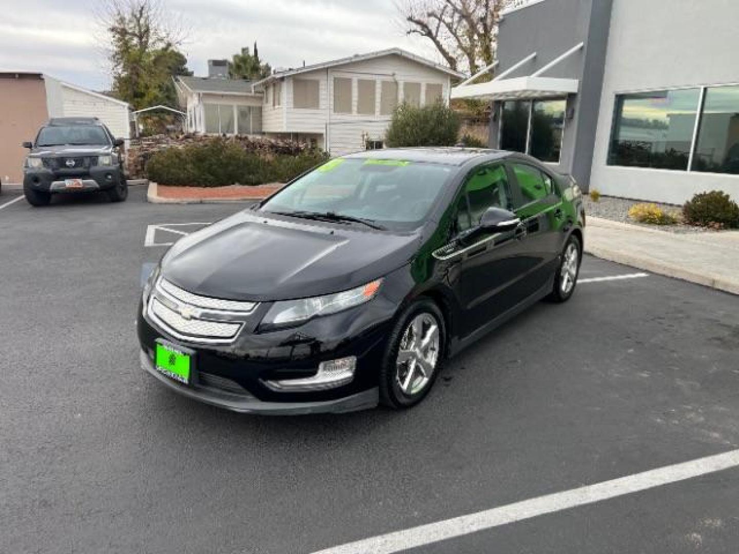 2013 Black /Jet Blk Seats/Ceramic Wh Chevrolet Volt Premium w/ Navigation (1G1RD6E48DU) with an 1.4L L4 DOHC 16V PLUG-IN HYBRID engine, Continuously Variable Transmission transmission, located at 1865 East Red Hills Pkwy, St. George, 84770, (435) 628-0023, 37.120850, -113.543640 - ***This vehicle qualifies for the EV/Hybrid tax rebate of up to $4,000*** We are setup with the IRS to recieve direct payments within 72 hours. We file the rebate online with IRS and can credit it to your down payment, reduce the sales price OR give you cashback!! These cars will not last and can o - Photo#2