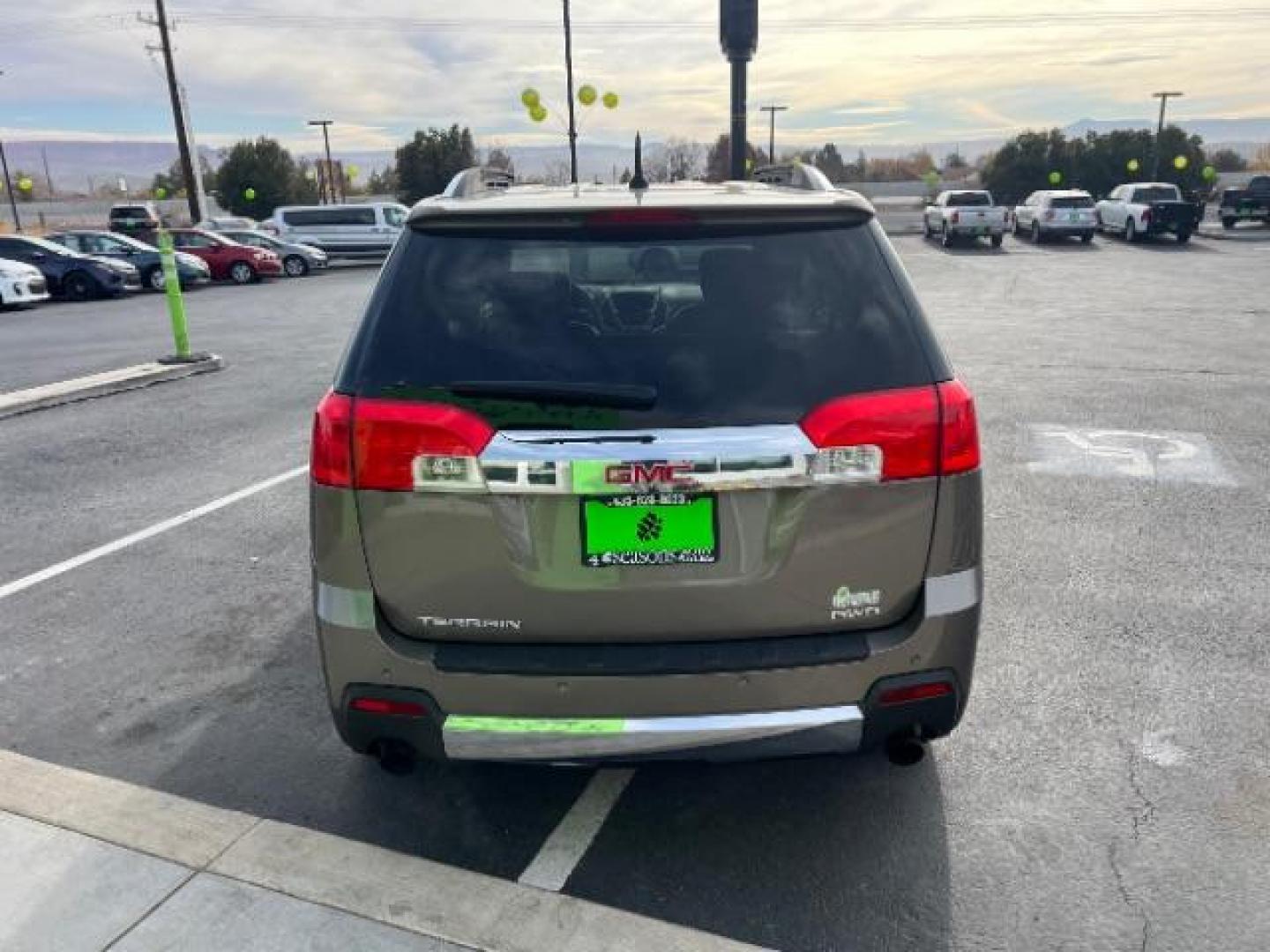 2012 Mocha Steel Metallic /Brownstone Leather Interior GMC Terrain SLT2 AWD (2GKFLXE54C6) with an 3.0L V6 DOHC 24V engine, 6-Speed Automatic transmission, located at 1865 East Red Hills Pkwy, St. George, 84770, (435) 628-0023, 37.120850, -113.543640 - We specialize in helping ALL people get the best financing available. No matter your credit score, good, bad or none we can get you an amazing rate. Had a bankruptcy, divorce, or repossessions? We give you the green light to get your credit back on the road. Low down and affordable payments that fit - Photo#5