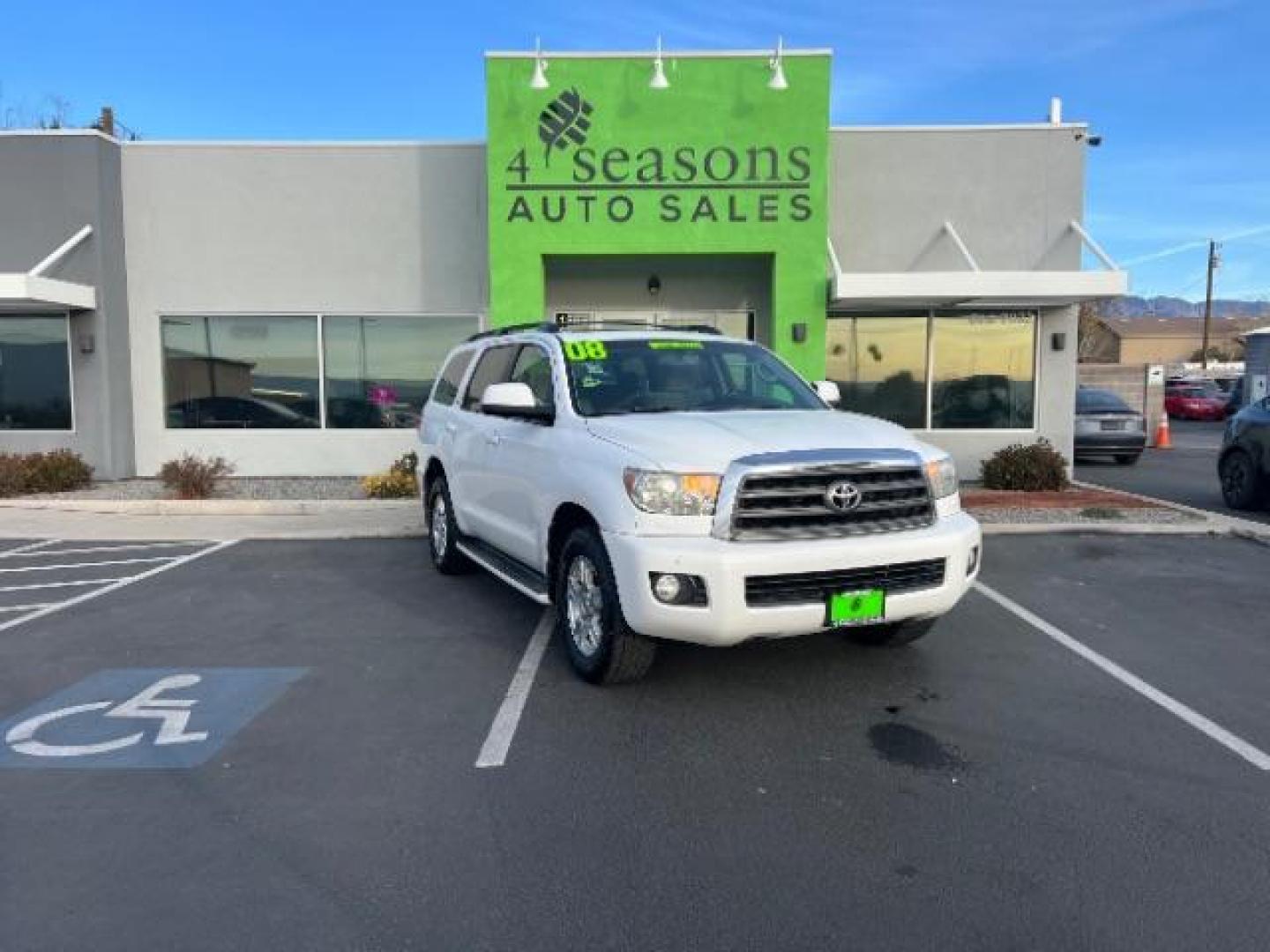 2008 Super White /Graphite Cloth Interior Toyota Sequoia SR5 5.7L 2WD (5TDZY64A18S) with an 4.7L V8 DOHC 32V engine, 6-Speed Automatic transmission, located at 1865 East Red Hills Pkwy, St. George, 84770, (435) 628-0023, 37.120850, -113.543640 - Photo#0